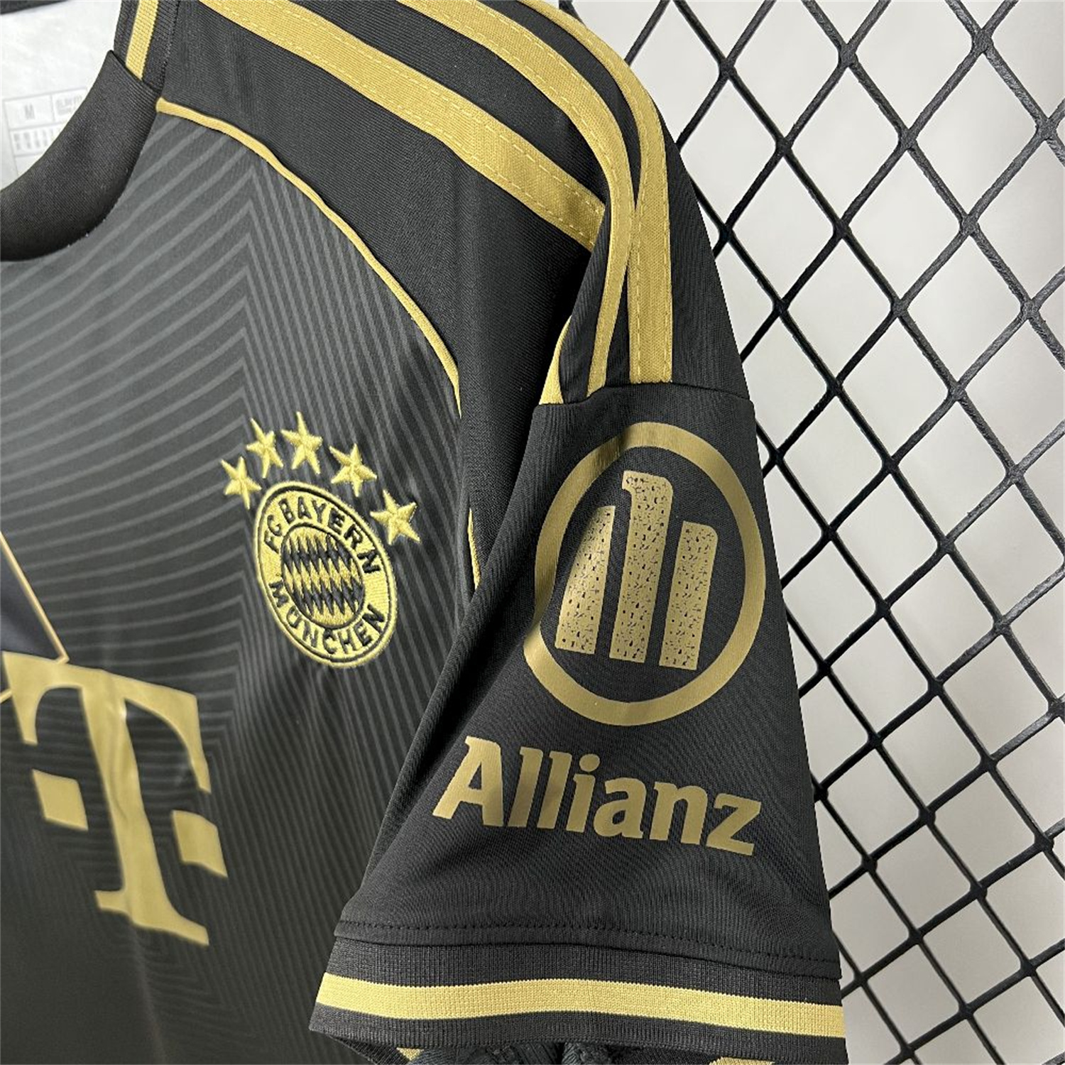 foot-Bayern Munich 25-26 Black Gold Special Edition Jersey - Fans Version