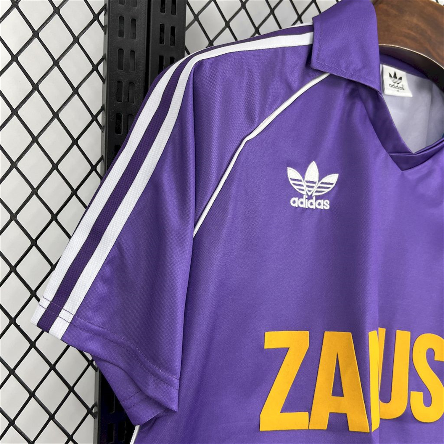 foot-Retro Real Madrid 1984-85 Third Jersey