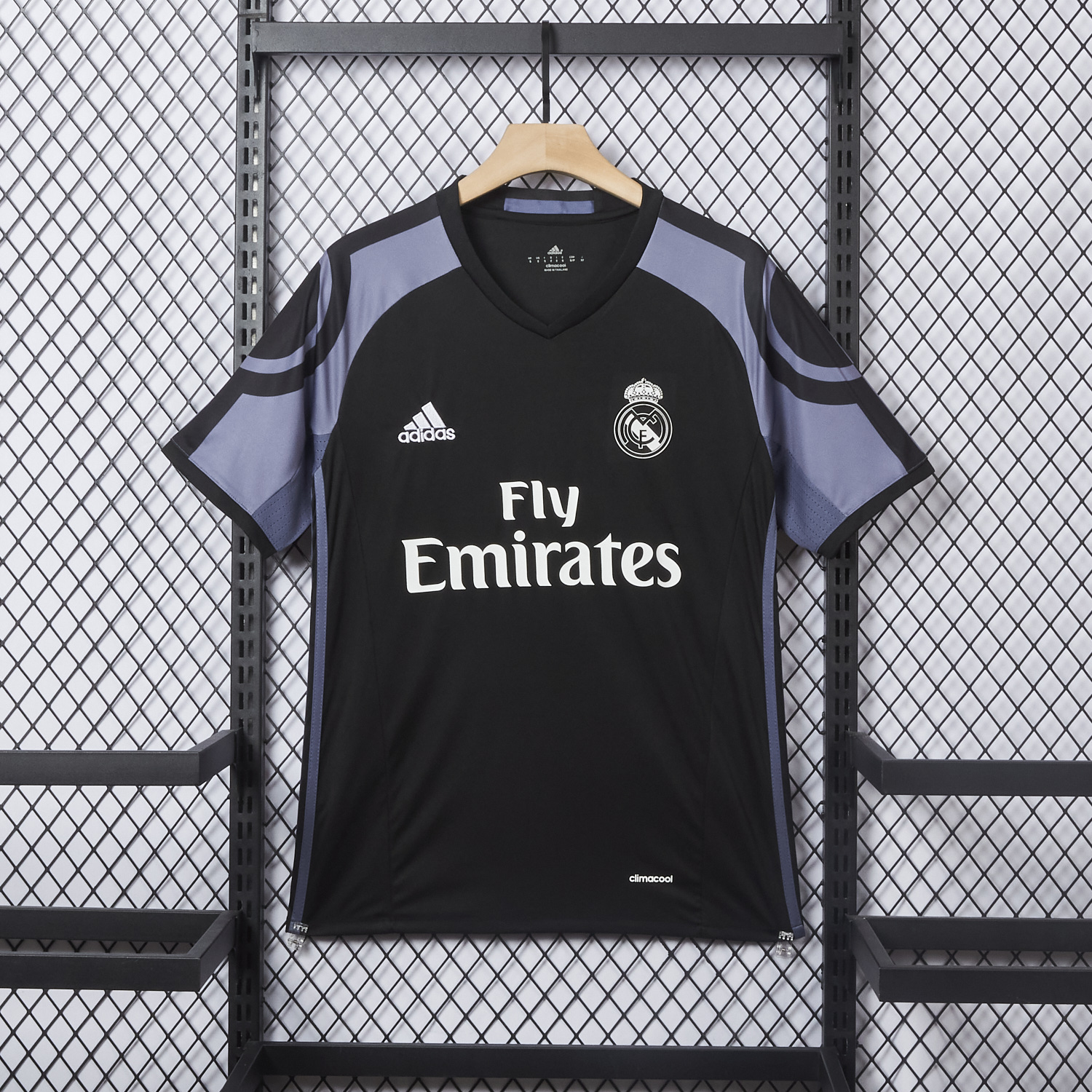 foot-Retro Real Madrid 16-17 Third Jersey