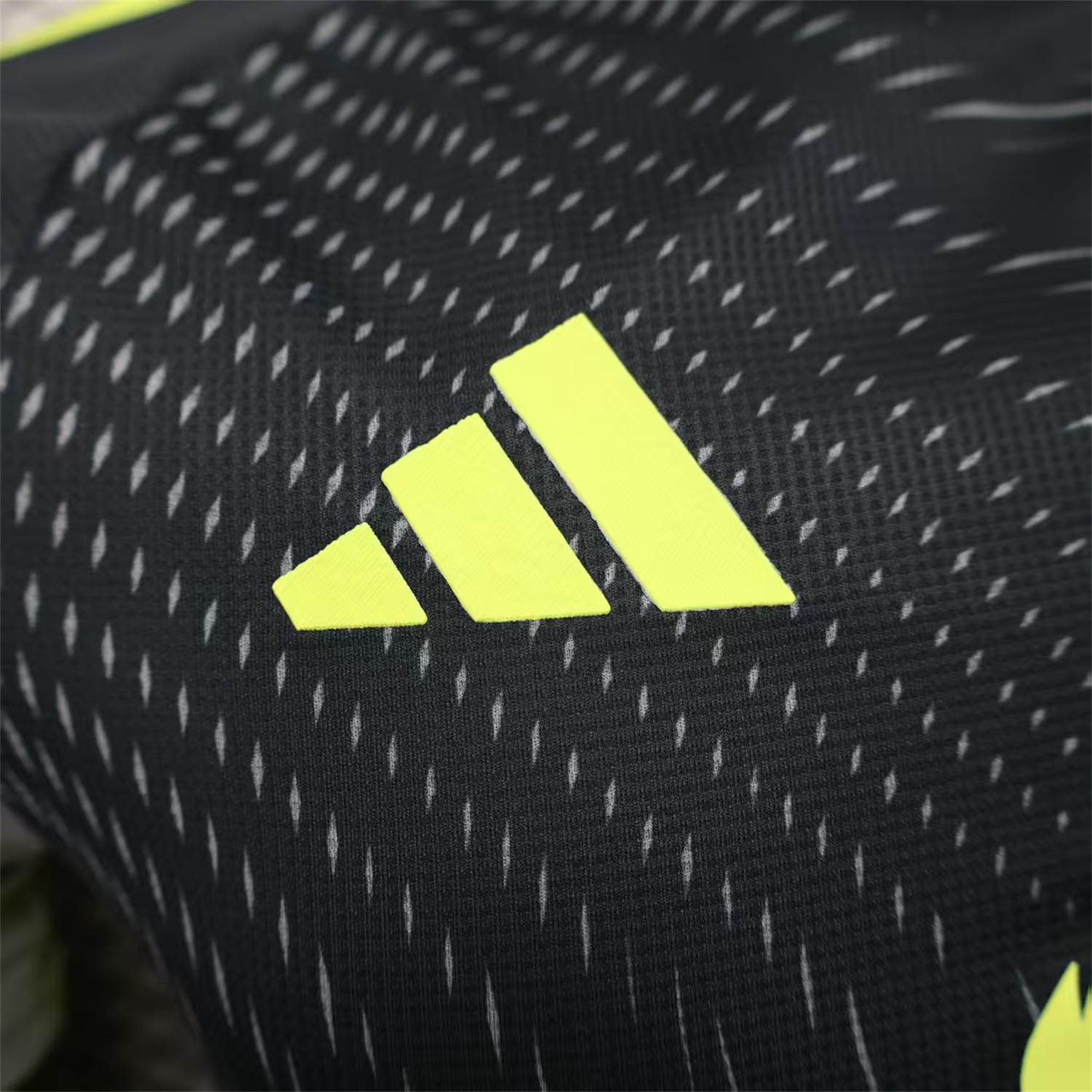 foot-Manchester United 25-26 Black Grey Goalkeeper Jersey - Player Version