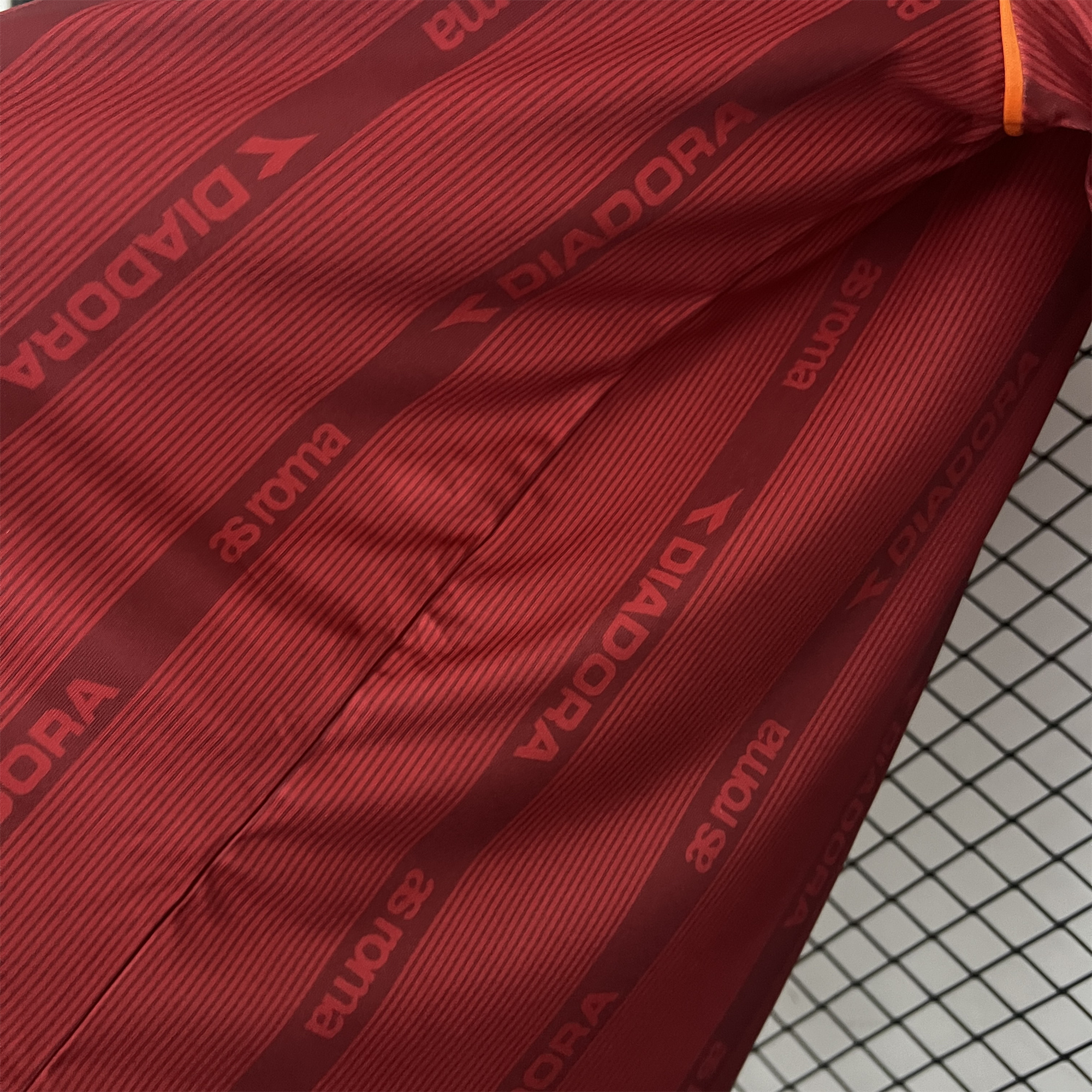 ManixJersey.com | Retro Roma 1999-00 Home Jersey -Customize Name, Number and Patch | Worldwide Shipping