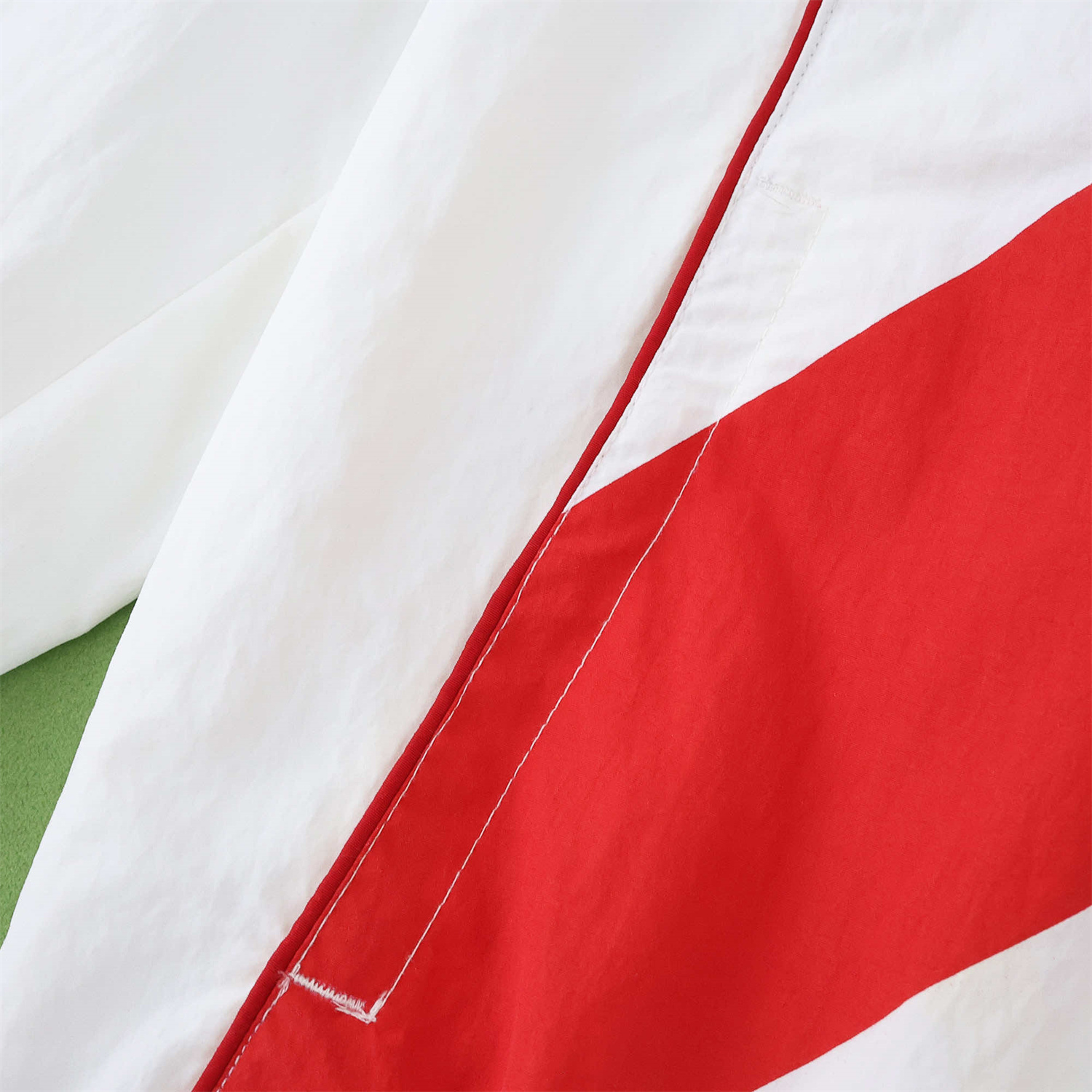 foot-River Plate 25-26 Throwback Windbreaker Jacket - White