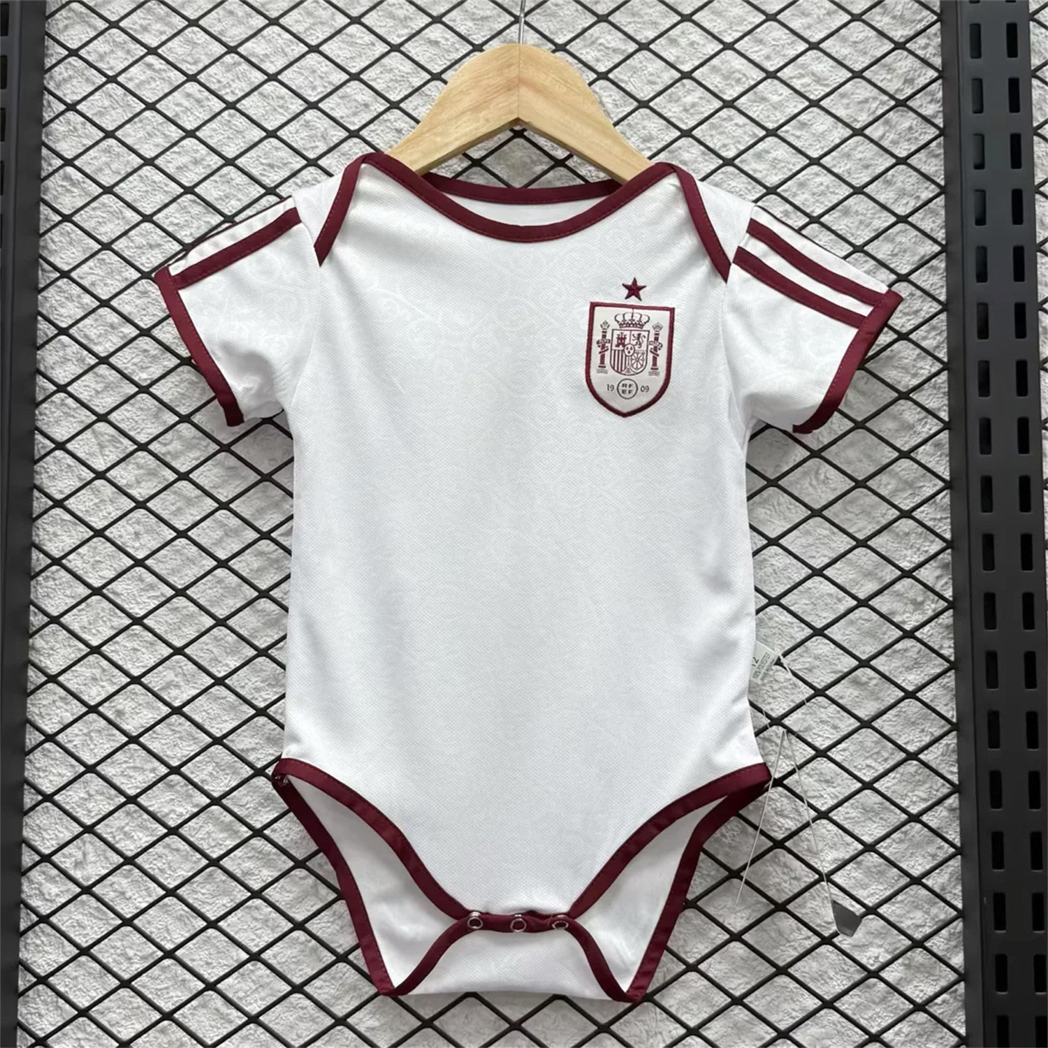 Unitedfootballkit.com | Spain 2026 Away Baby Crawling Suit -Customize Name, Number and Patch | Worldwide Shipping