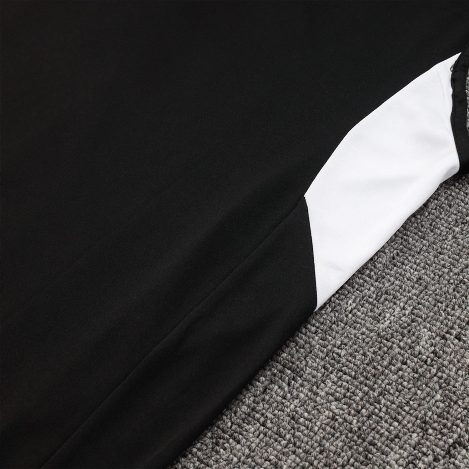 foot-Liver.pool 25-26 Vest Training Set - Black Vest & Black Shorts