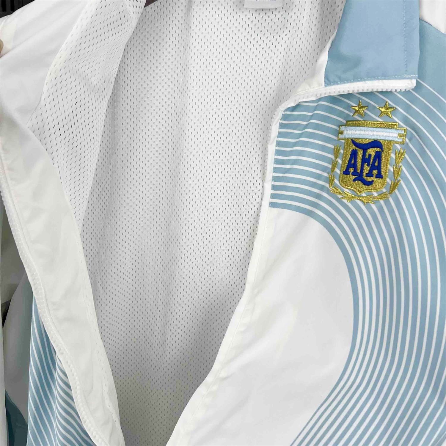 foot-Argentina 25-26 Throwback Windbreaker Jacket - White with Blue Lines