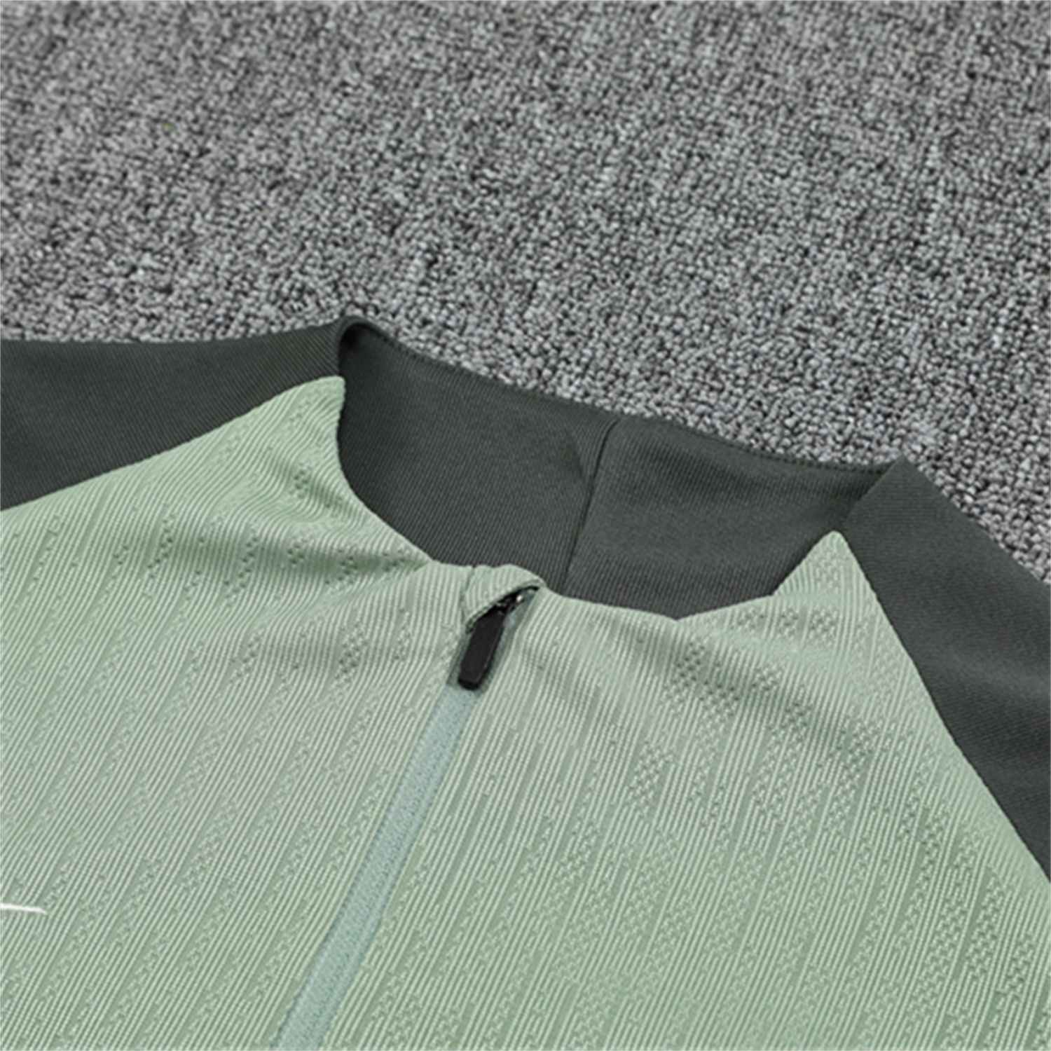 foot-C.H.E.L.S.E.A 25-26 Long Sleeve Training Set - Player Version - Light Green Top and Pants