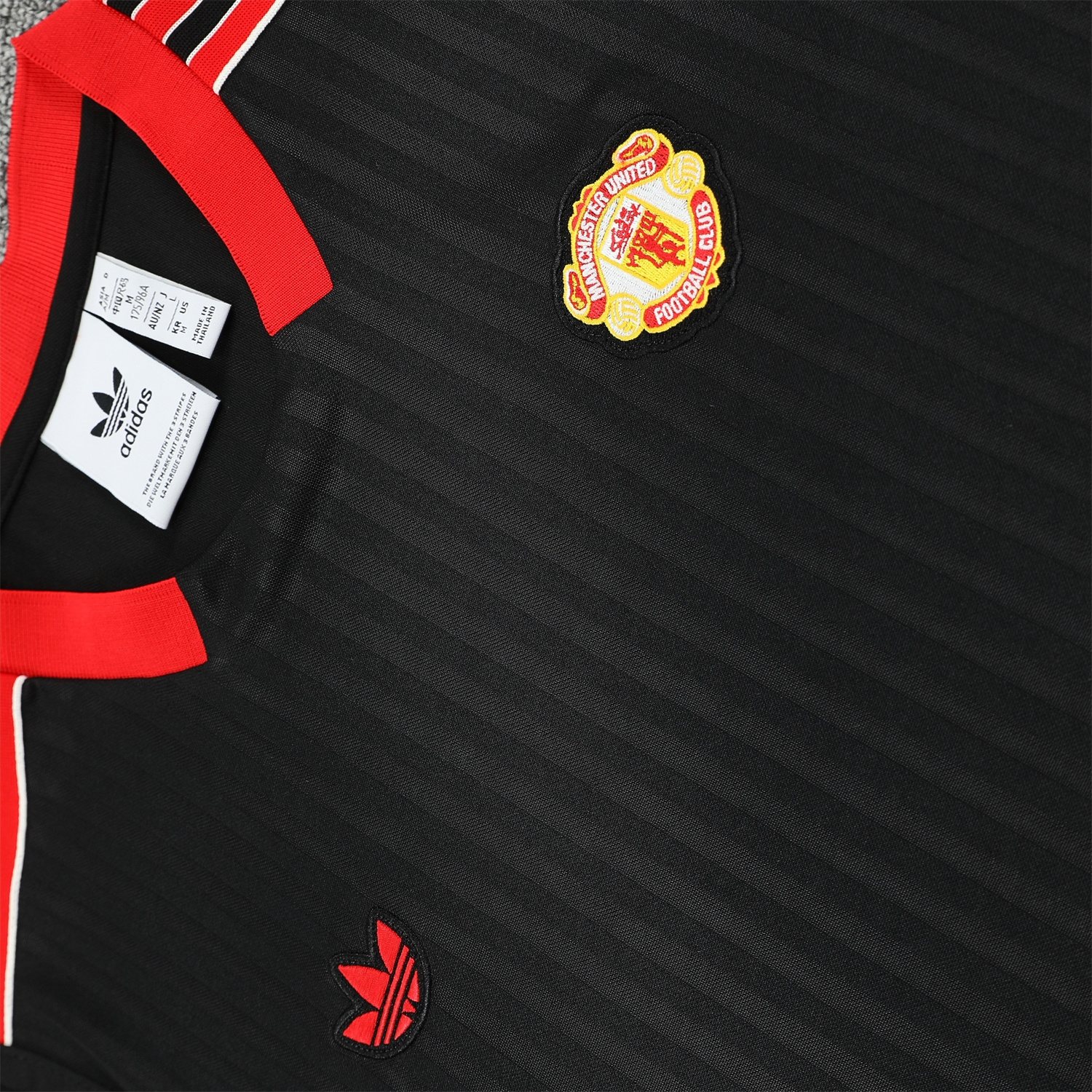 foot-Manchester United 25-26 Vest Training Set - Red Retro Logo Black Vest & Black Shorts