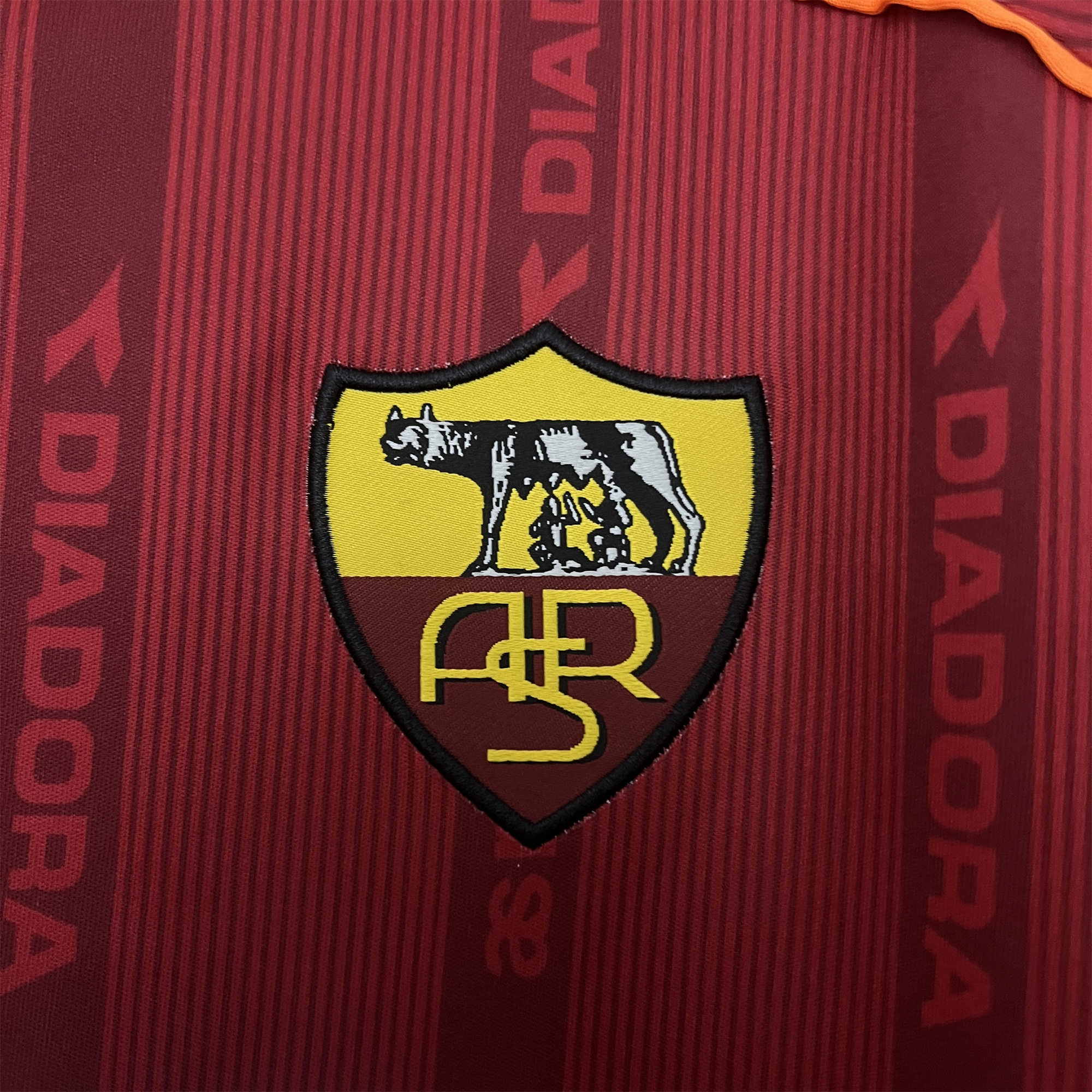 ManixJersey.com | Retro Roma 1999-00 Home Jersey -Customize Name, Number and Patch | Worldwide Shipping
