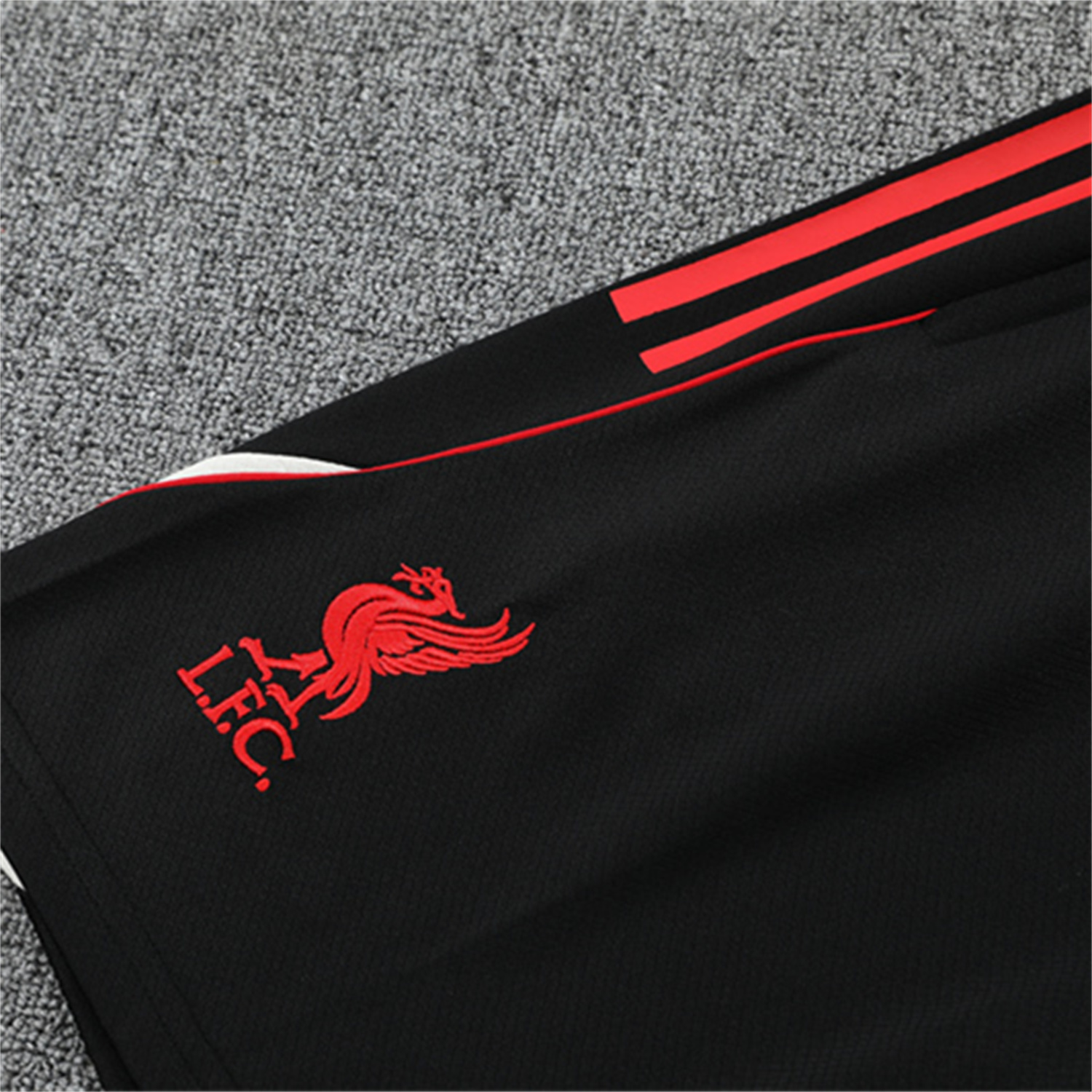 foot-Liver.pool 25-26 Short-Sleeve Training Set Off White Top & Black Shorts