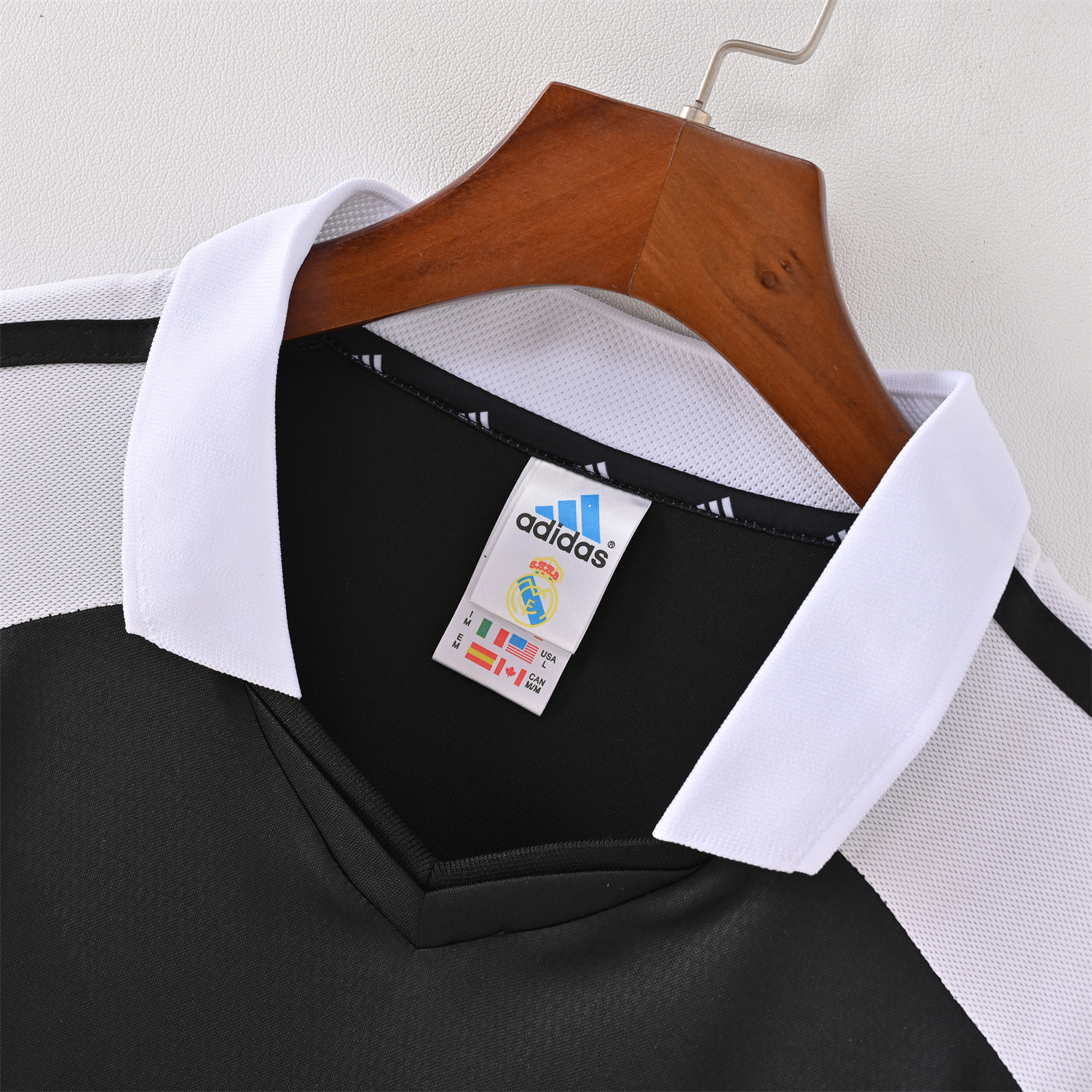 foot-Retro Real Madrid 2001-02 Away Jersey