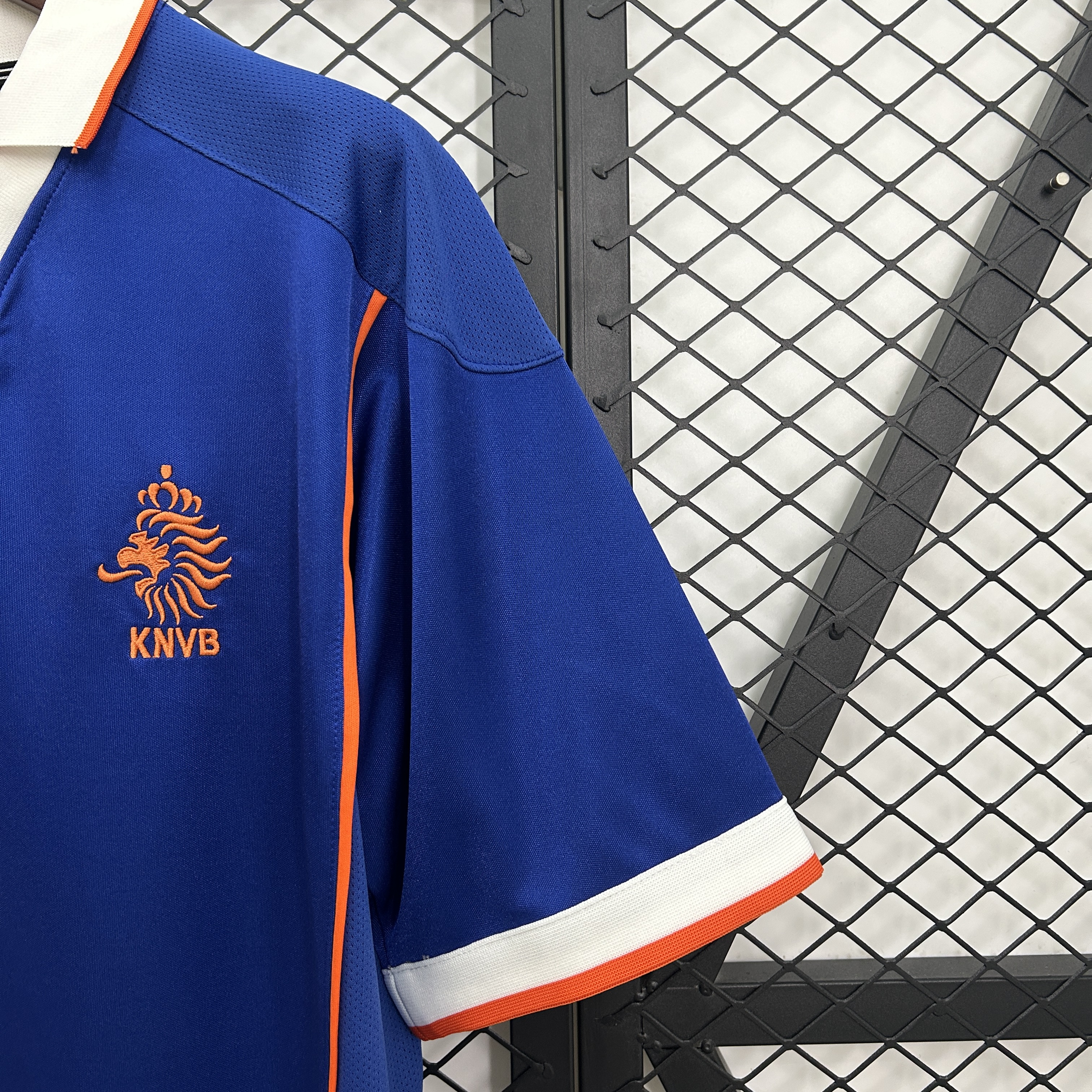 foot-Retro Netherlands 1998 Away Jersey