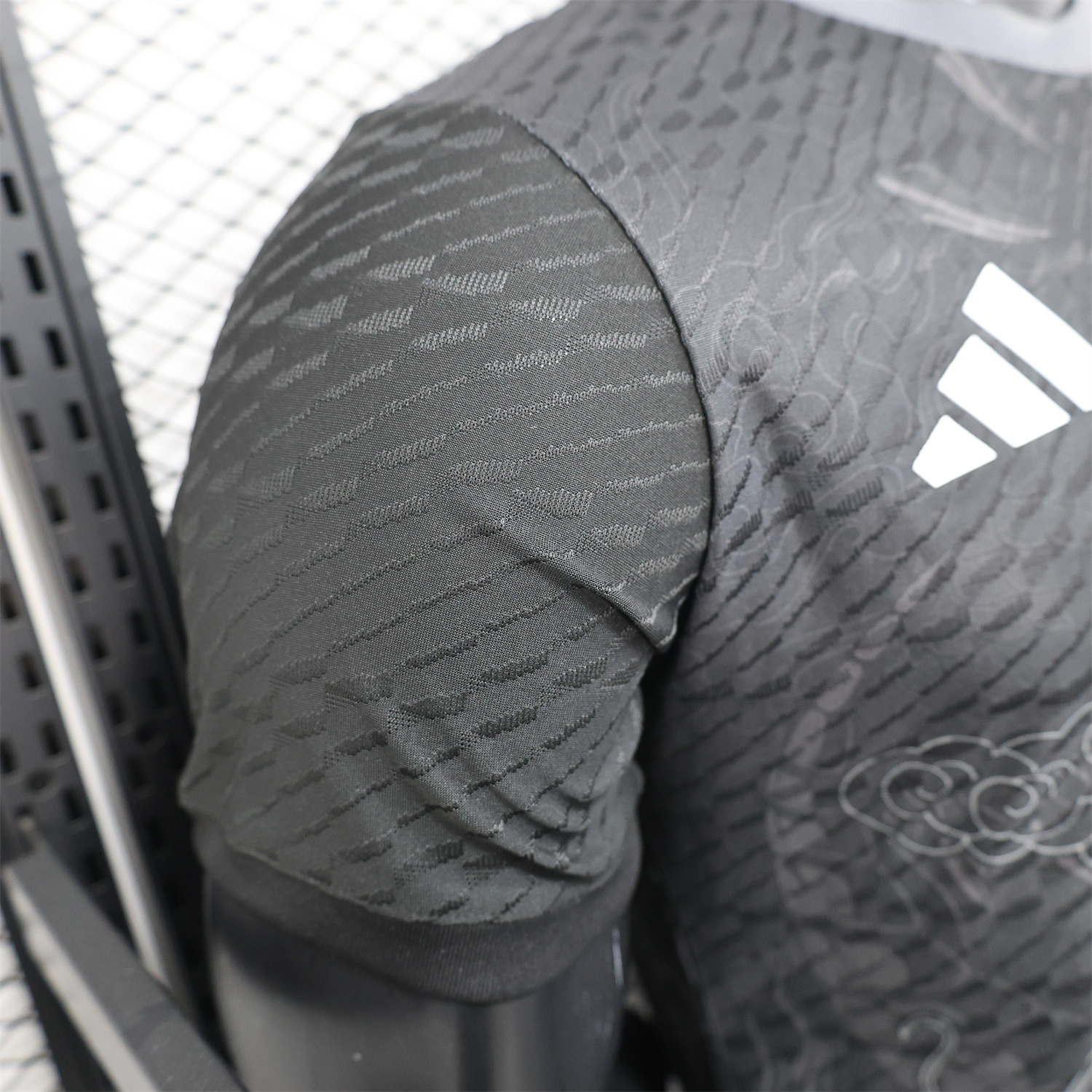 foot-Real Madrid 25-26 Grey Chinese Loong and Auspicious Clouds Line Drawing Black Jersey - Player Version