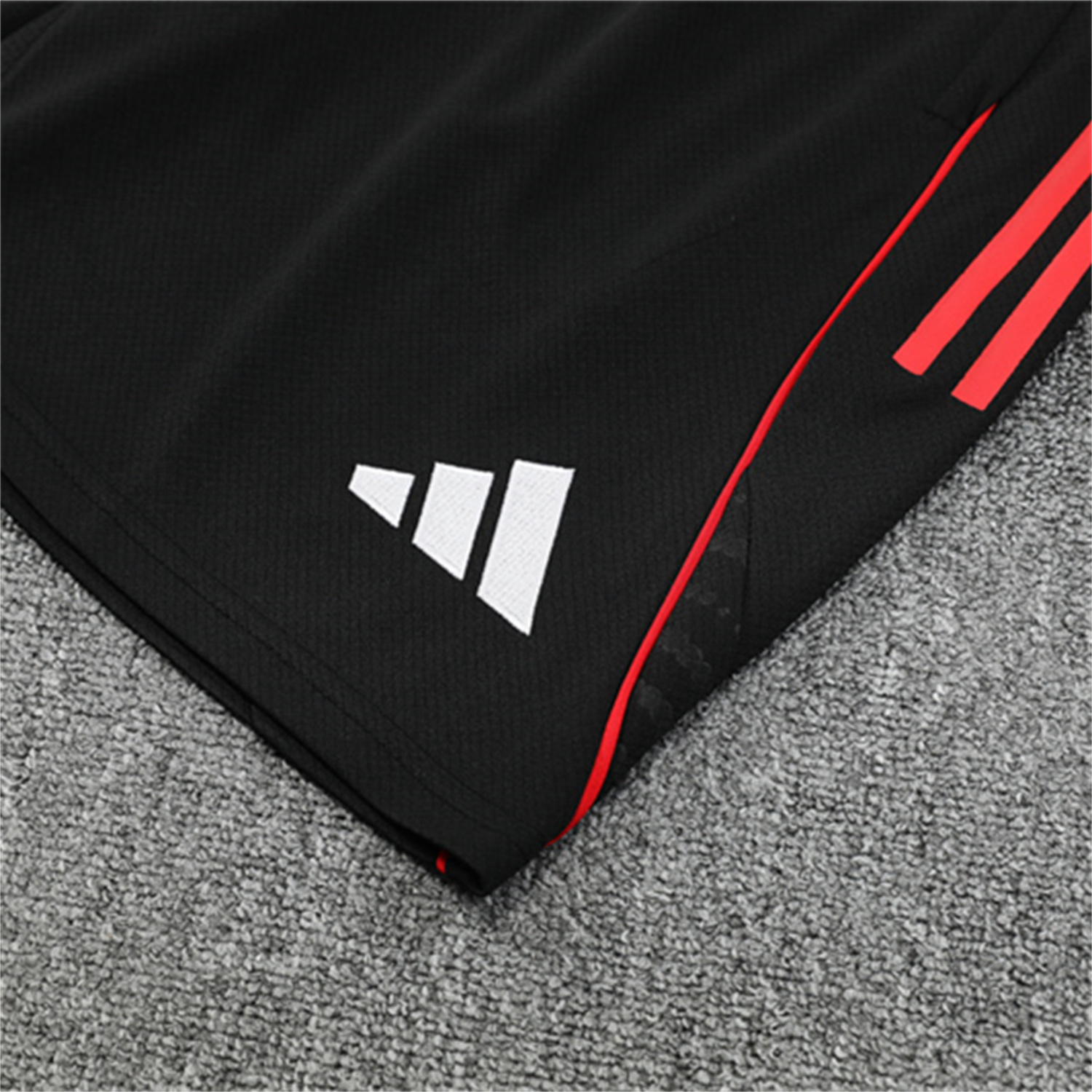 foot-Ajax 25-26 Short-Sleeve Training Set - Black Top and Black Shorts