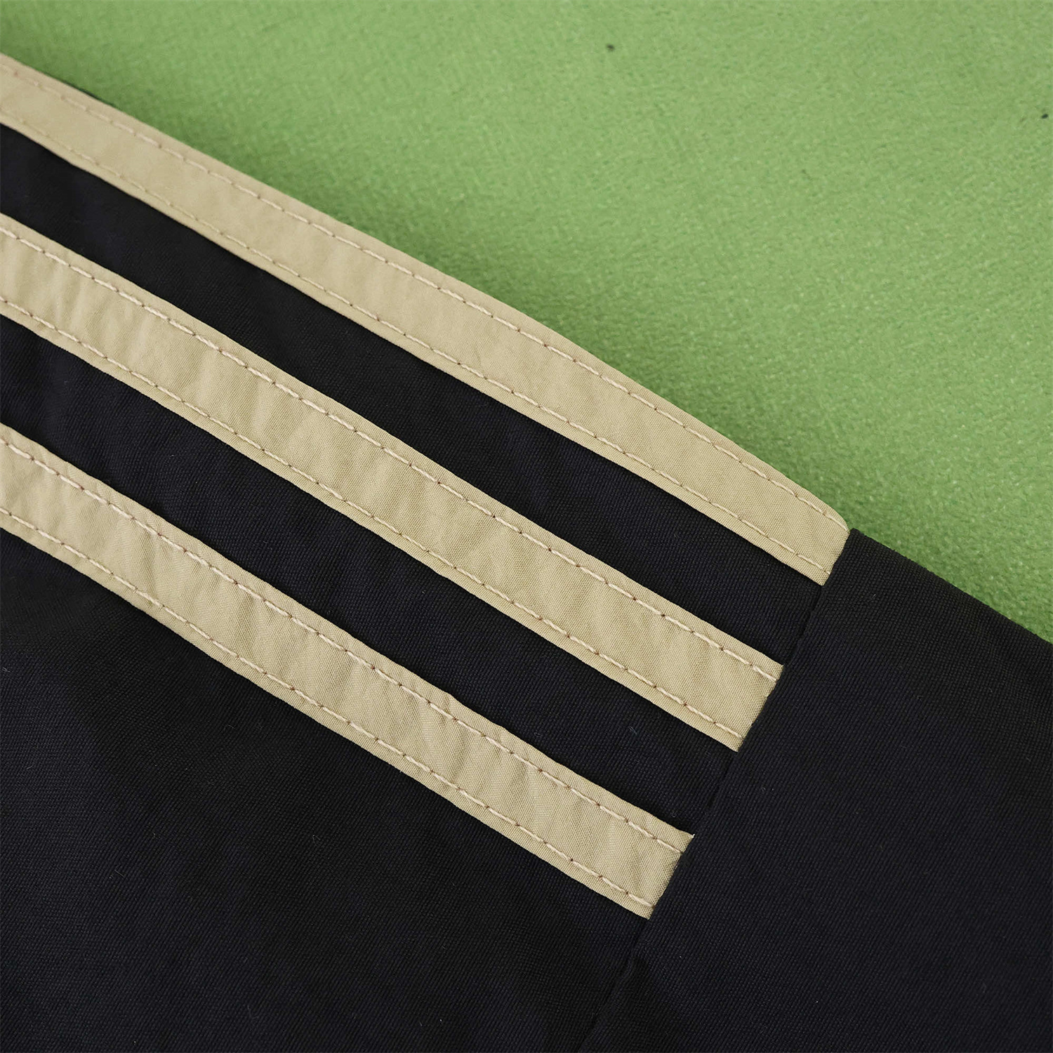 foot-Liver.pool 25-26 Throwback Windbreaker Jacket - Black