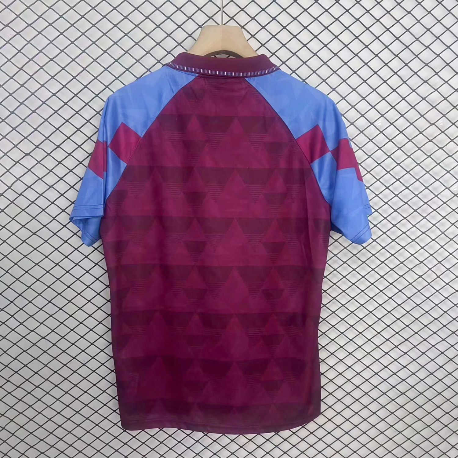 foot-Retro Aston Villa 1990-92 Home Jersey