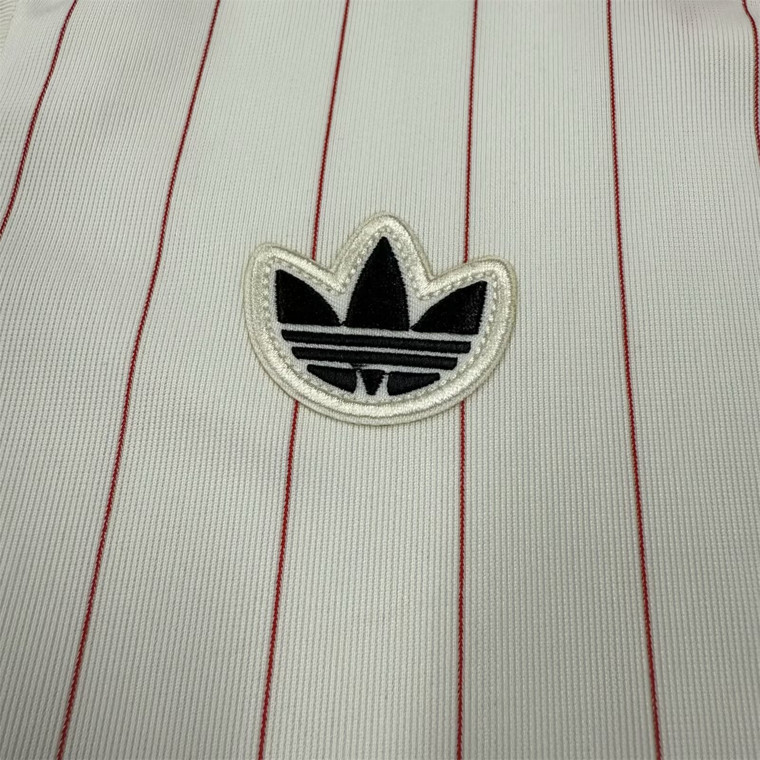 foot-Benfica 25-26 Icon Range Travel White Special Edition Kids Kit