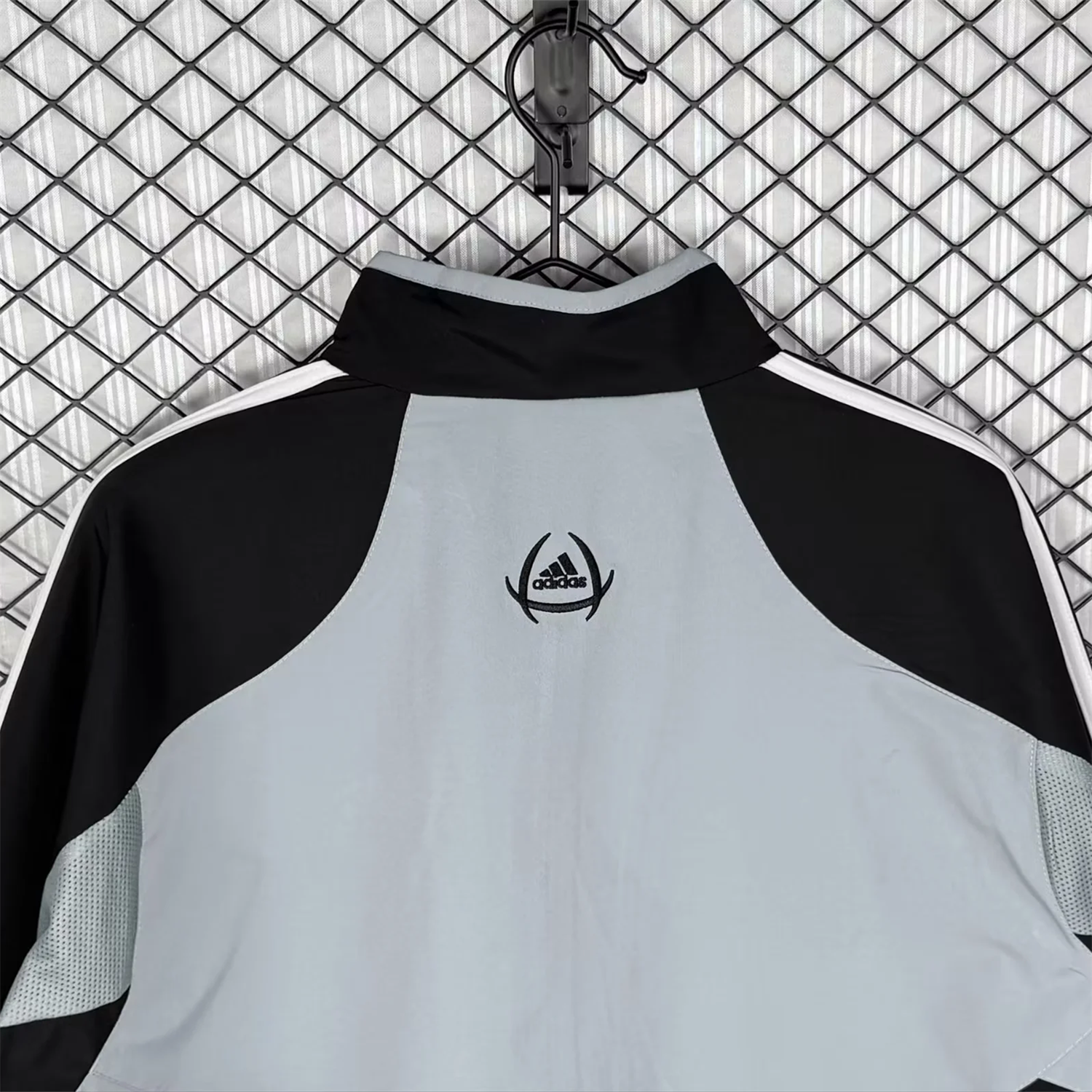 UltraTrikot-Retro Real Madrid 2004-05 Home Windbreaker Jacket - Grey