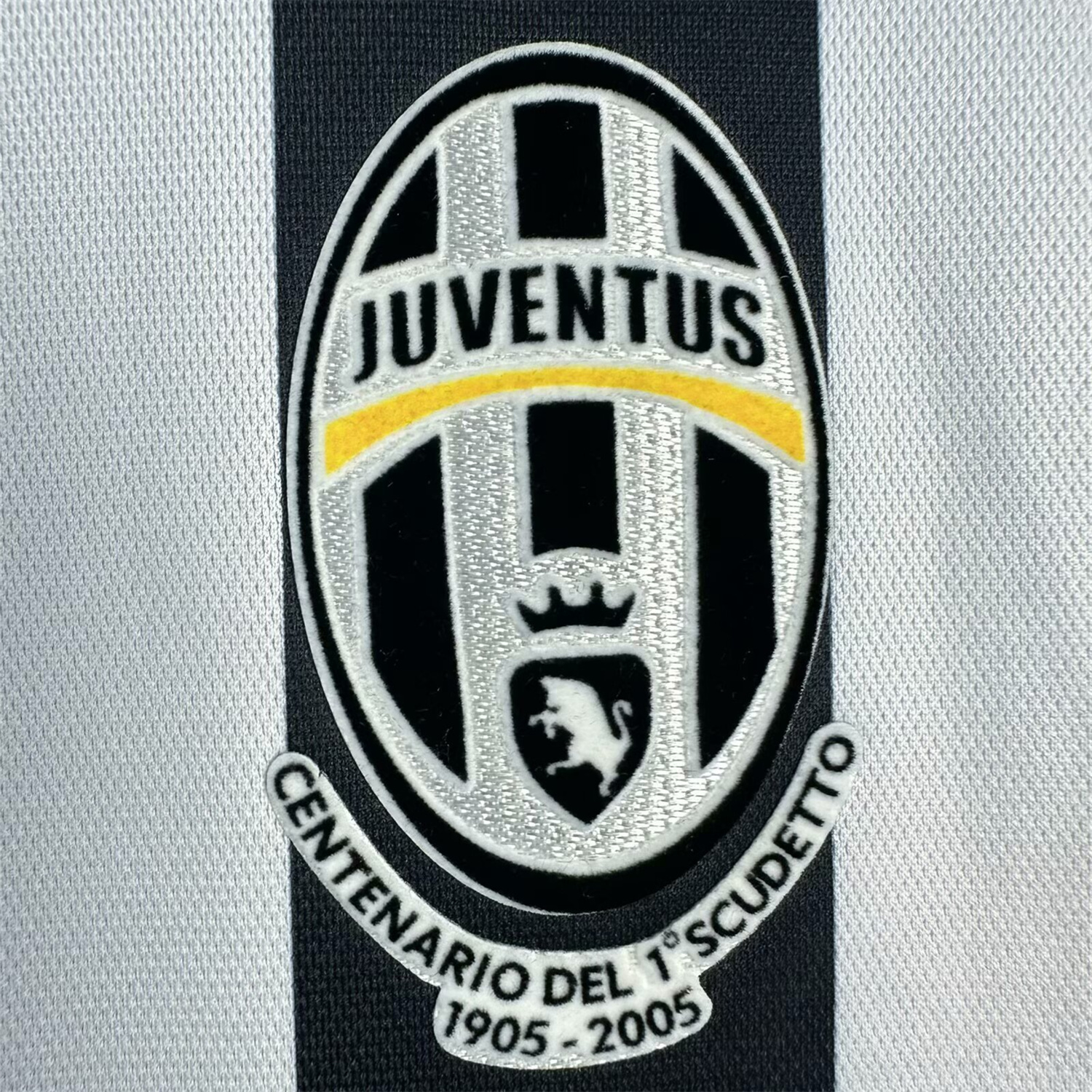 Unitedfootballkit.com | Retro Juventus 2005-06 Home Jersey -Customize Name, Number and Patch | Worldwide Shipping