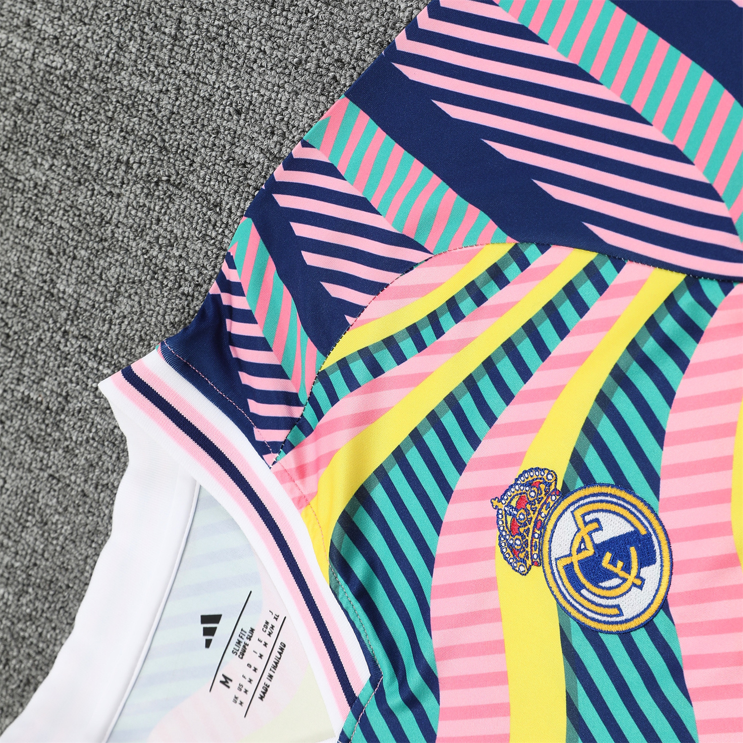 foot-Real Madrid 25-26 Short-Sleeve Training Set - Colorful Curve Pattern Top & Black Shorts
