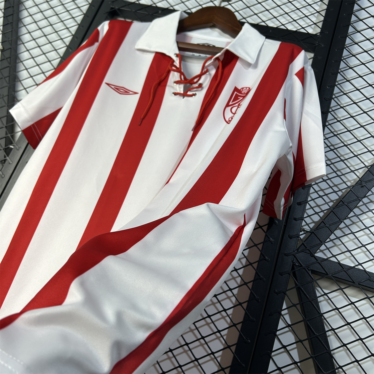 foot-Retro Granada CF 2005-06 Home Jersey