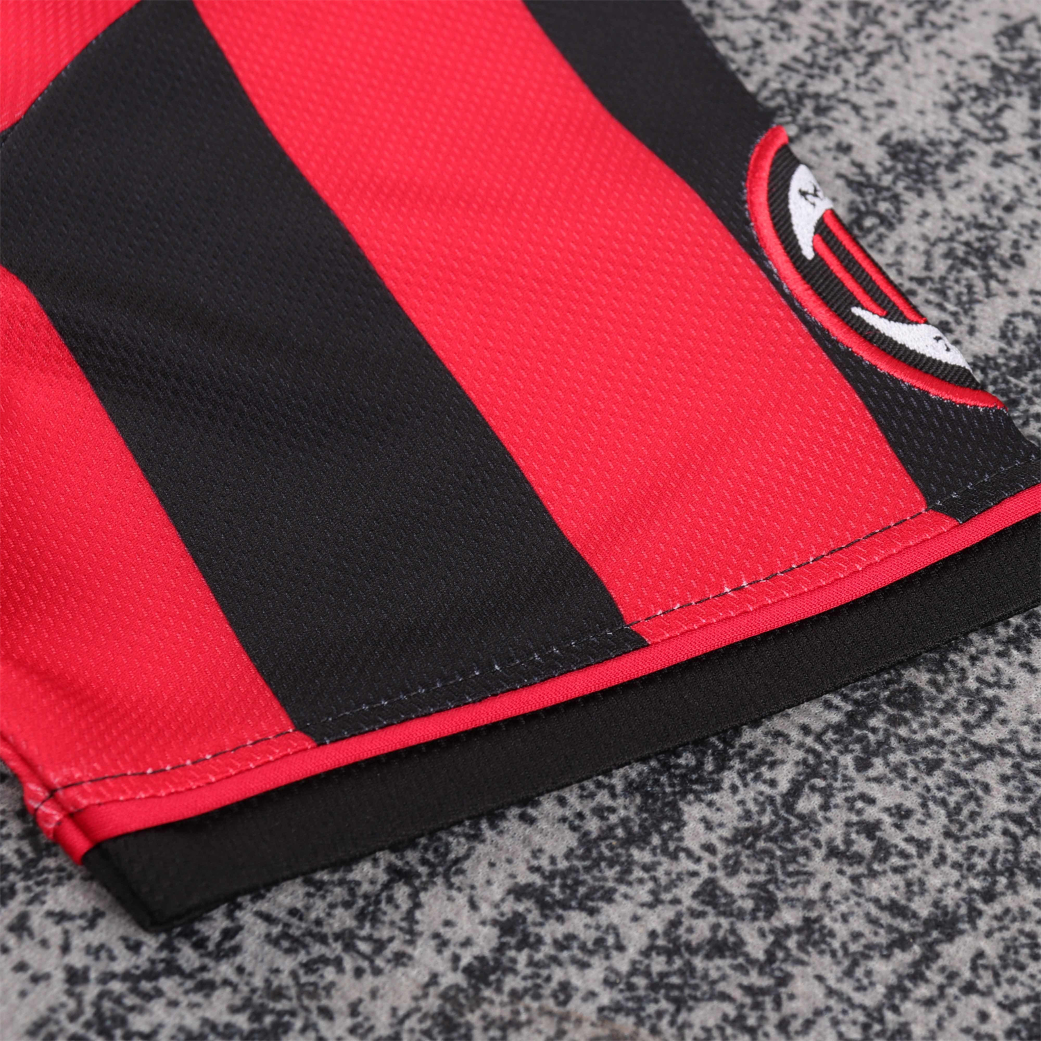 GlobeJersey-Retro AC Milan 1996-97 Home Kids Kit