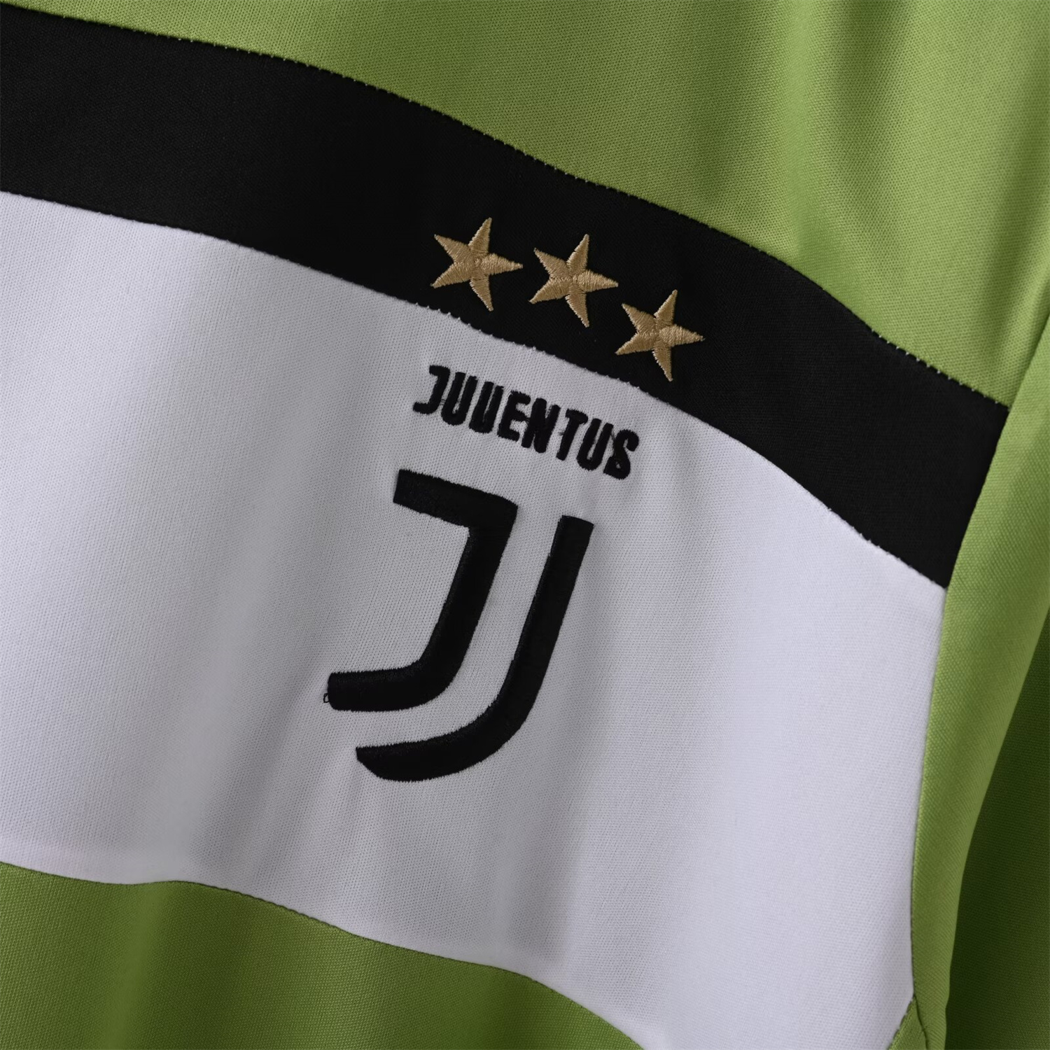 foot-Retro Juventus 2017-18 Third Jersey