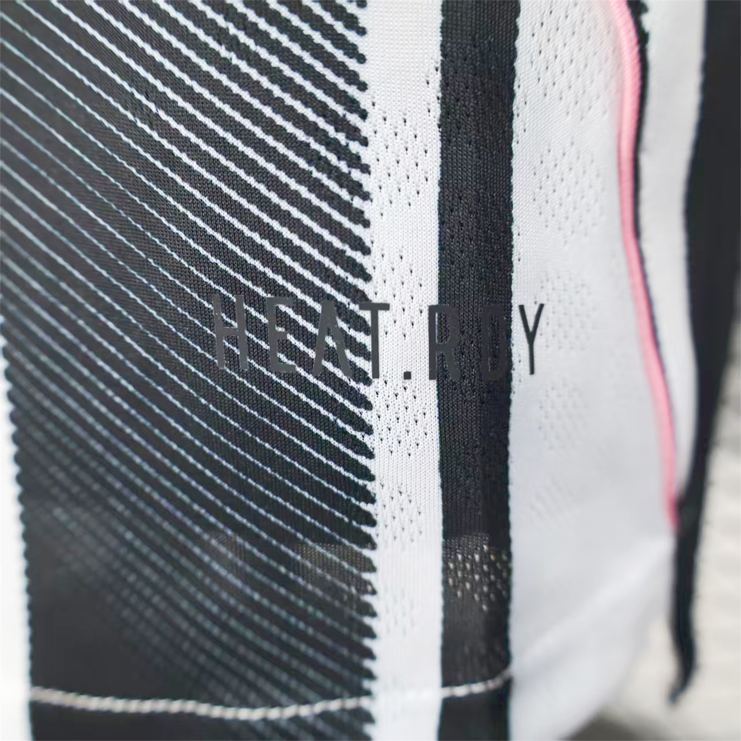 foot-Juventus 25-26 Home Long Sleeves Jersey With Chest Sponsor - Player Version