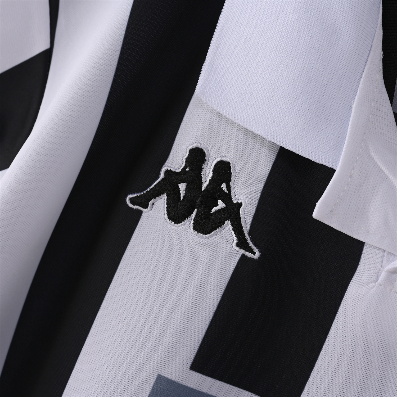 foot-Retro Juventus 1999-00 Home Jersey