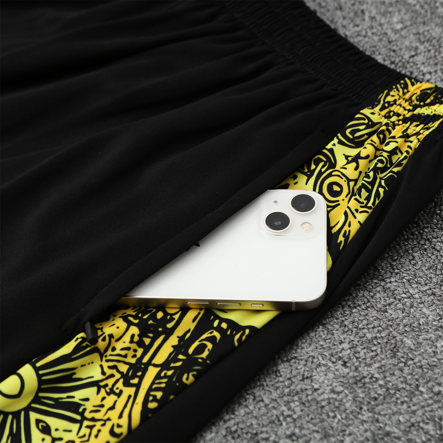 foot-Brazil 25-26 Yellow Jesus Statue Short-Sleeve Training Set - Yellow Top & Black Shorts