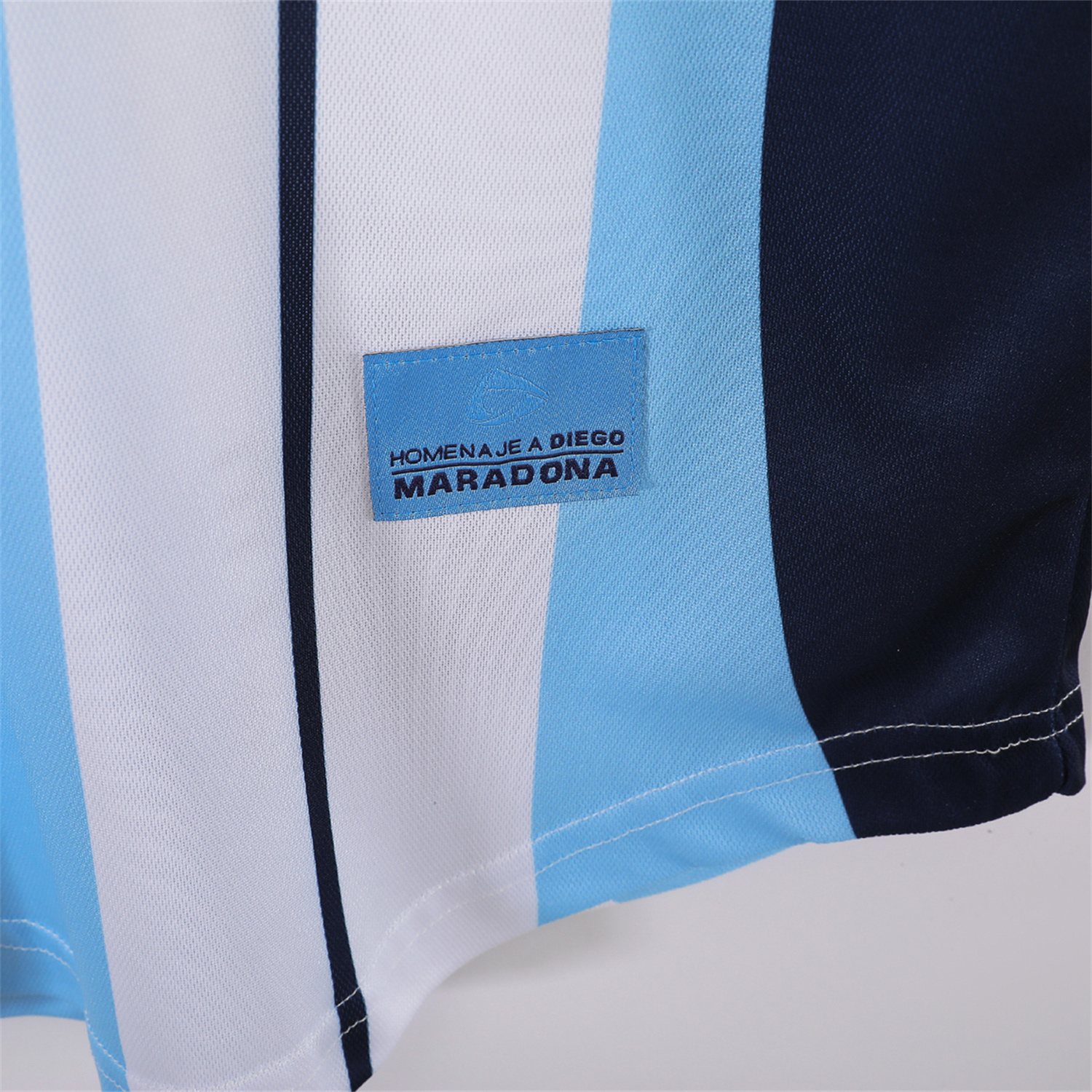 foot-Retro Argentina 2001 Home Maradona Commemorative Jersey