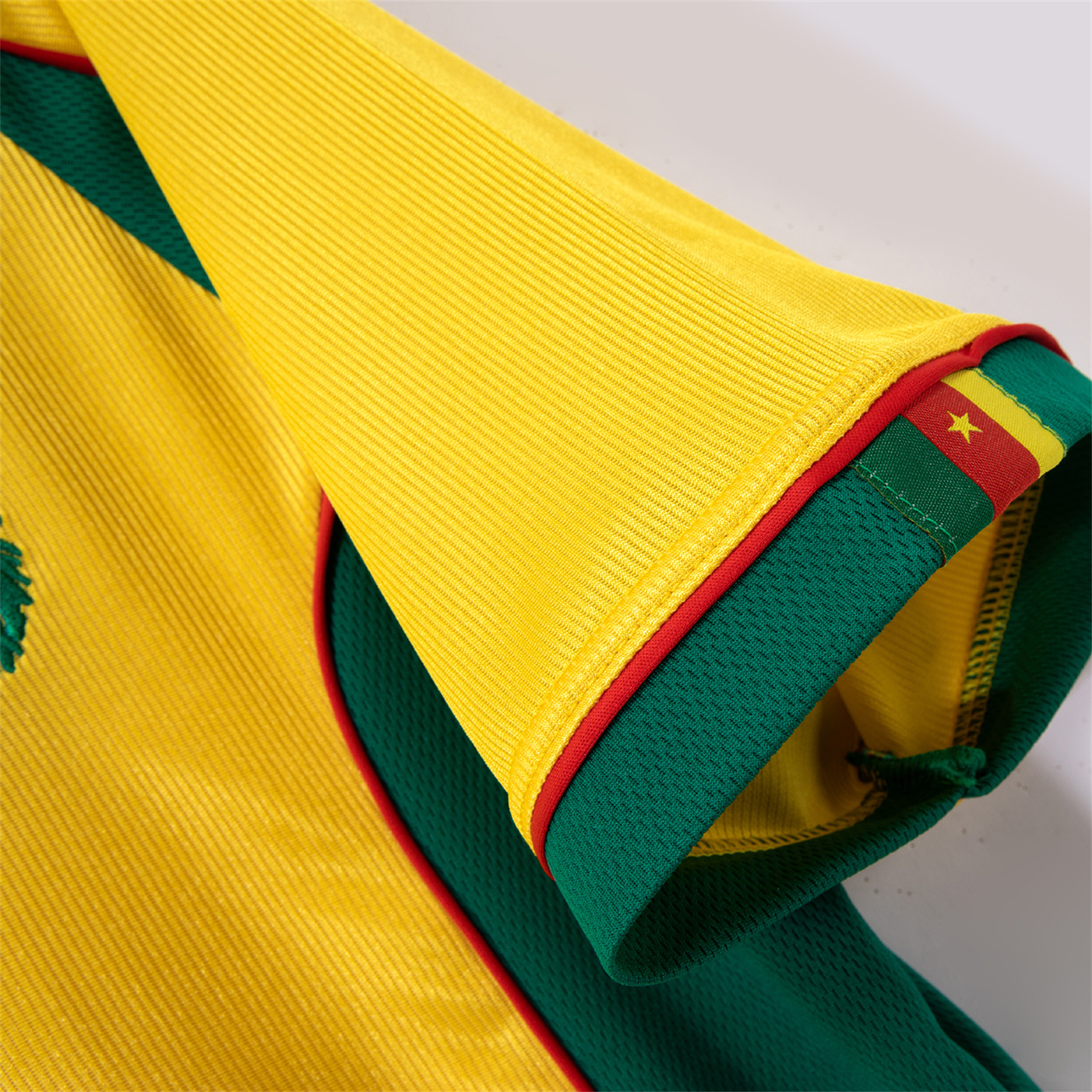 foot-Retro Cameroon 1998-99 Away Yellow Jersey
