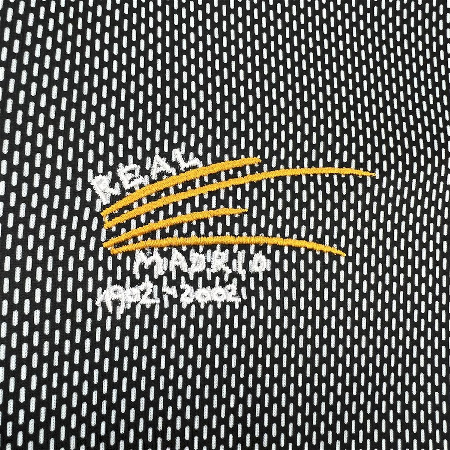 foot-Retro Real Madrid 2002-03 Grey Goalkeeper Jersey