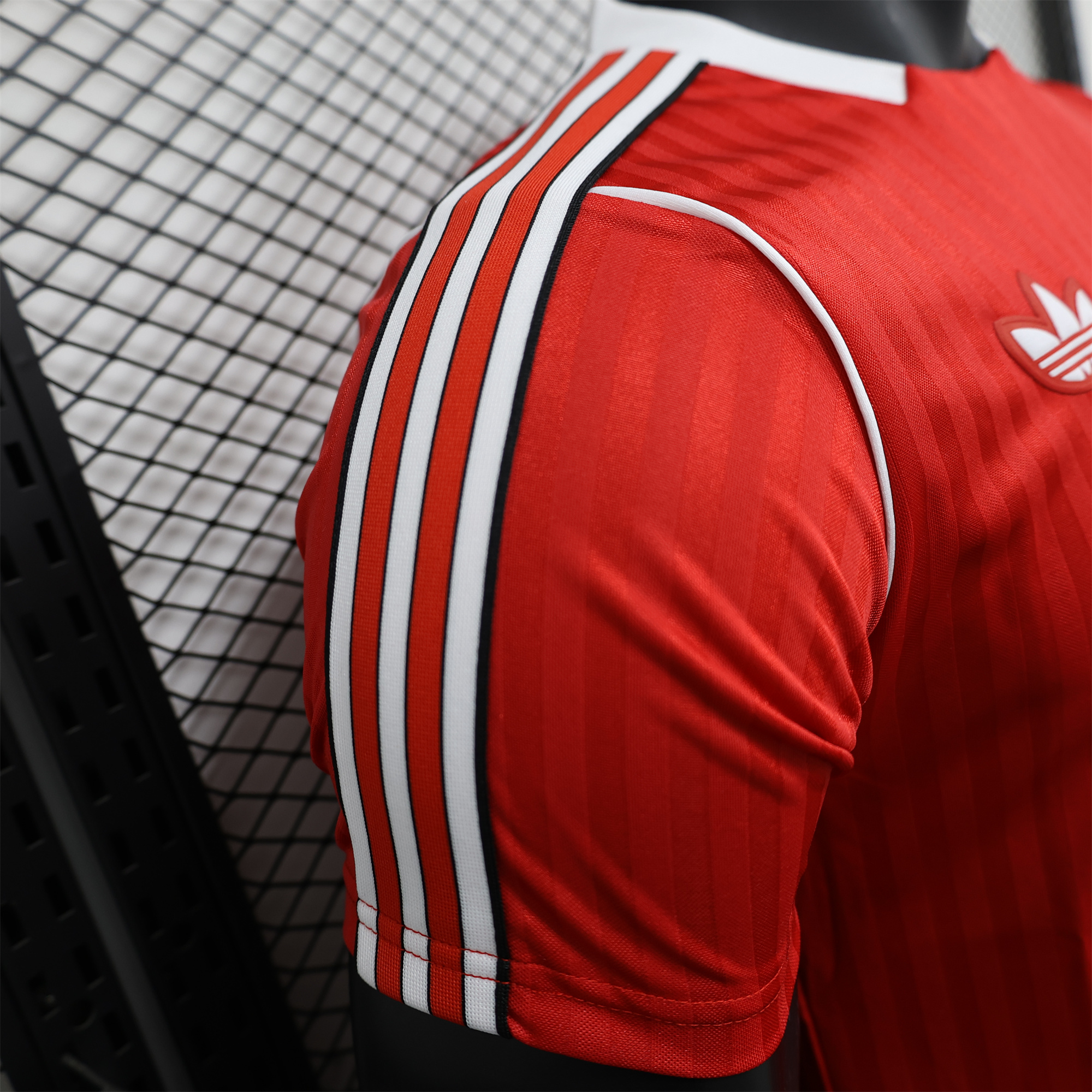 ManixJersey.com | Manchester United 2025 Red Icon Retro Jersey - Player Version -Customize Name, Number and Patch | Worldwide Shipping