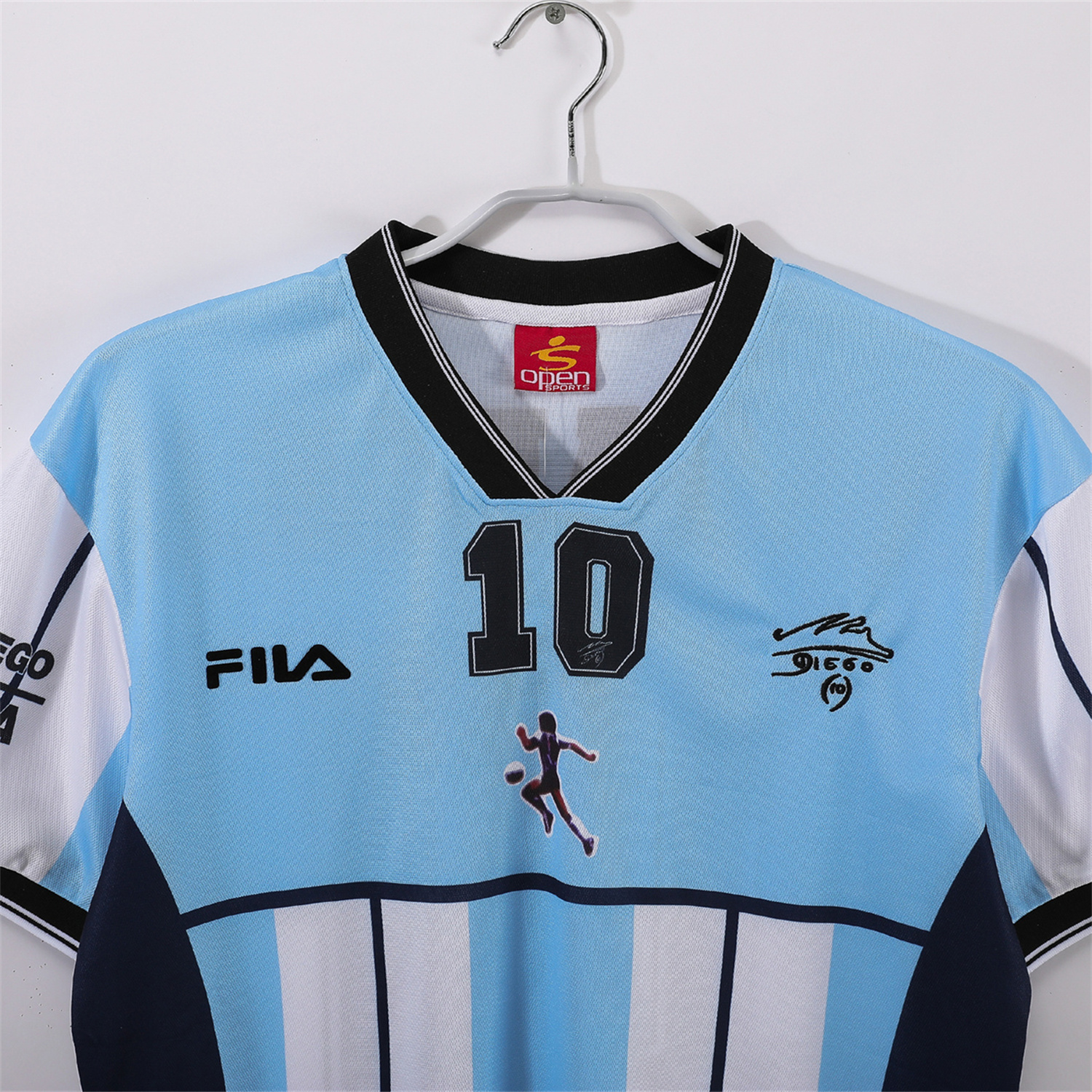 foot-Retro Argentina 2001 Home Maradona Commemorative Jersey