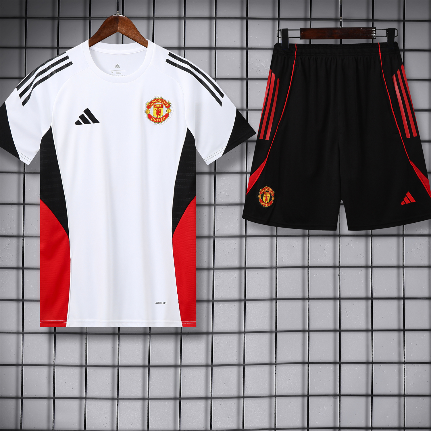 foot-Manchester United 25-26 Short-Sleeve Training Set - Red Black Blocks White Top & Black Shorts