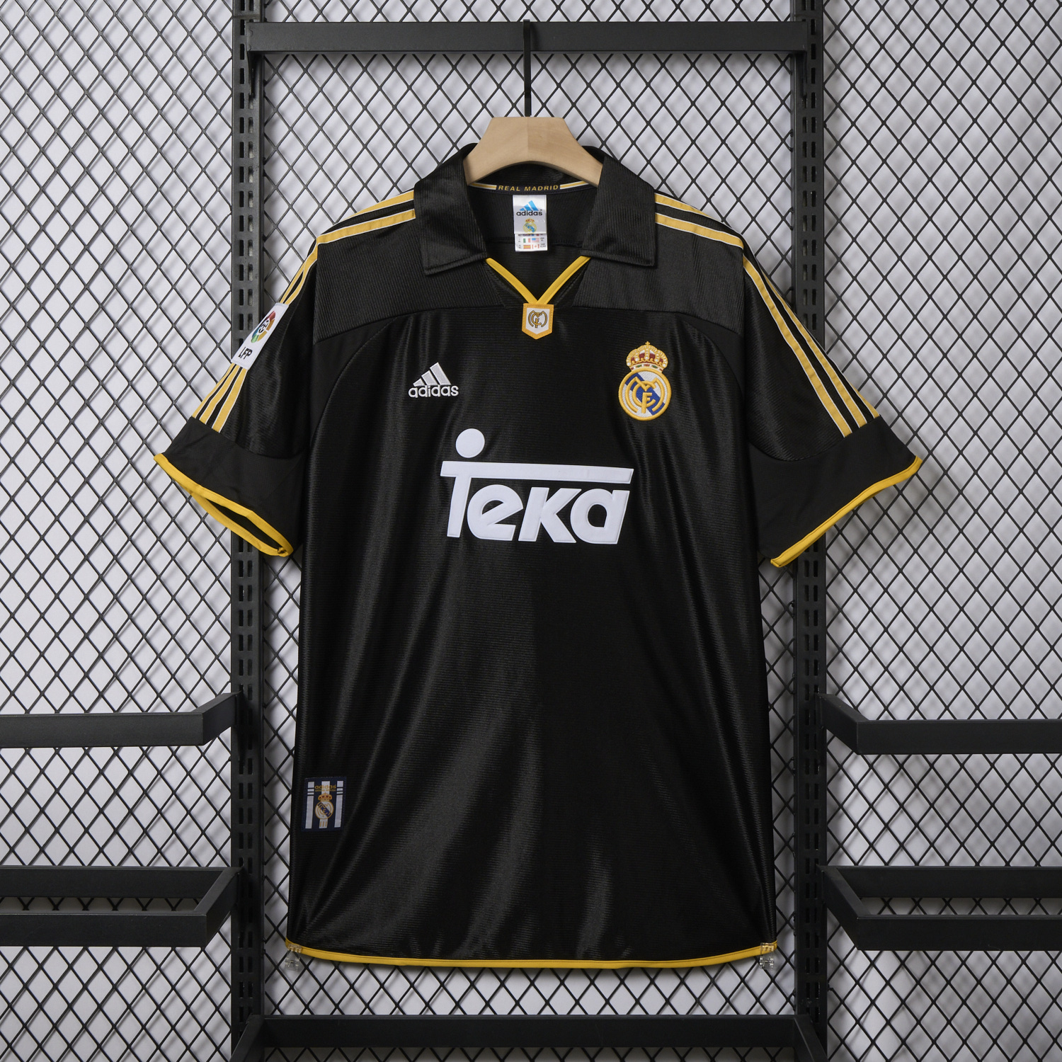 foot-Retro Real Madrid 1999-01 Away Jersey