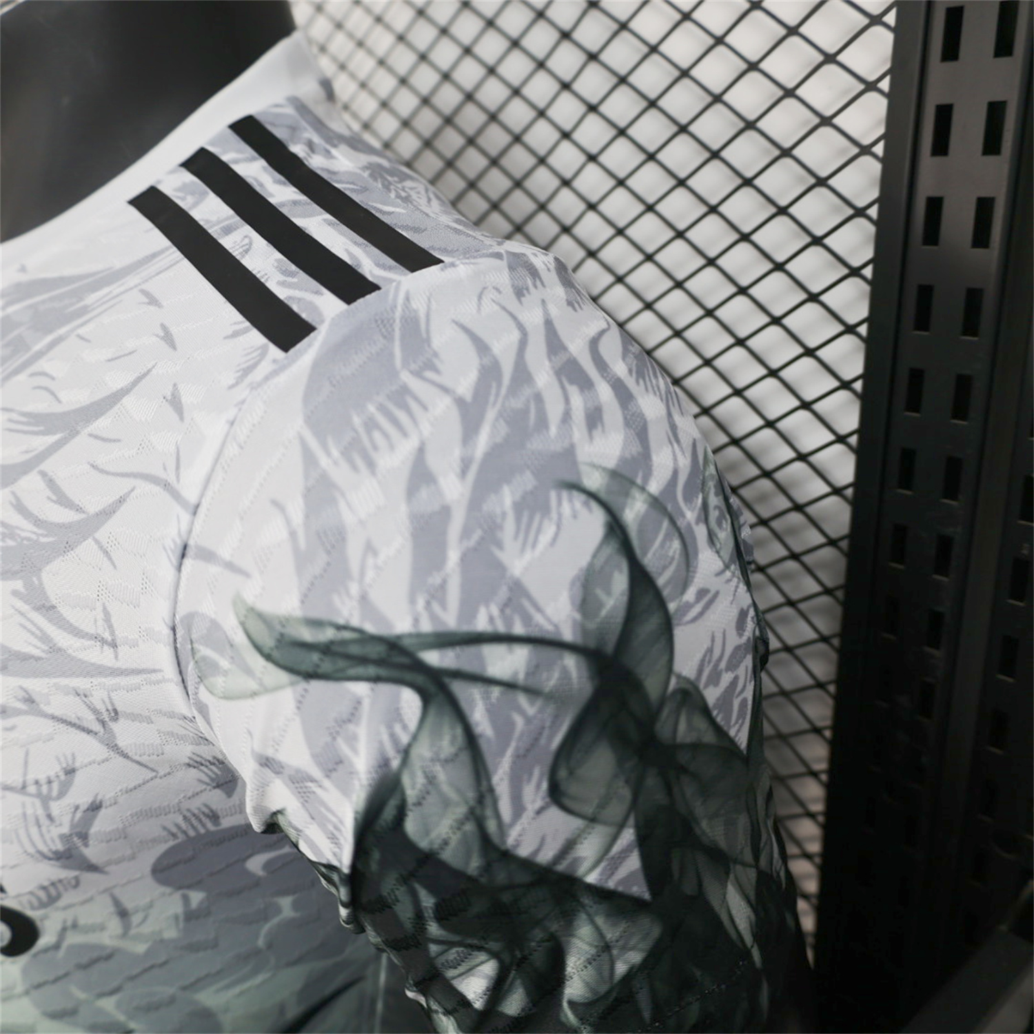 foot-Real Madrid 25-26 Black Green Dragon Soars White Jersey - Player Version