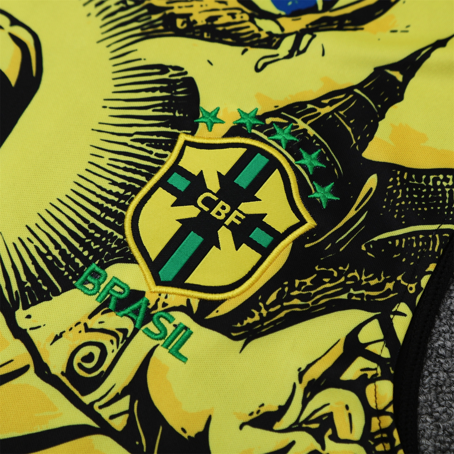 foot-Brazil 25-26 Yellow Jesus Statue Vest Training Set - Yellow Vest & Black Shorts