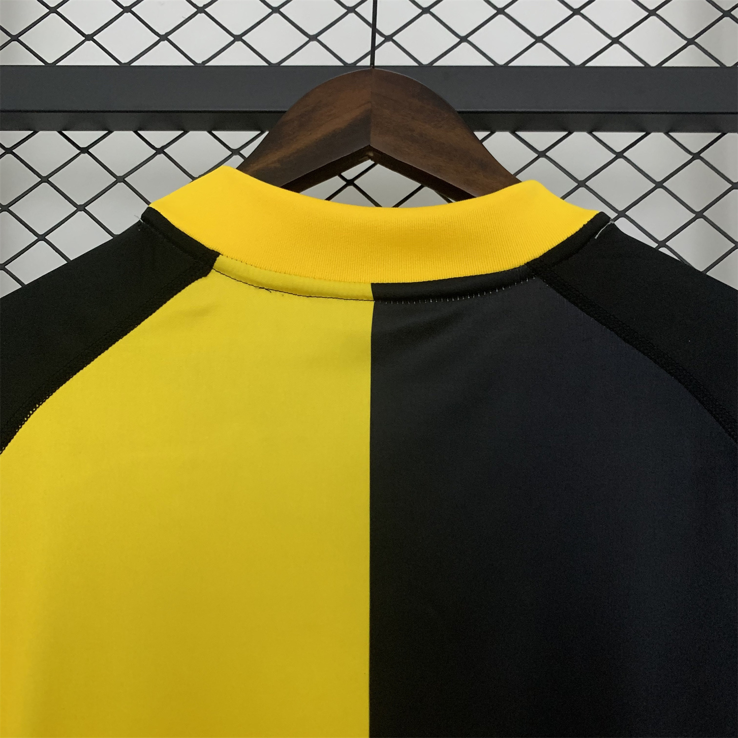 foot-Retro Real Zaragoza 2001-02 Away Jersey