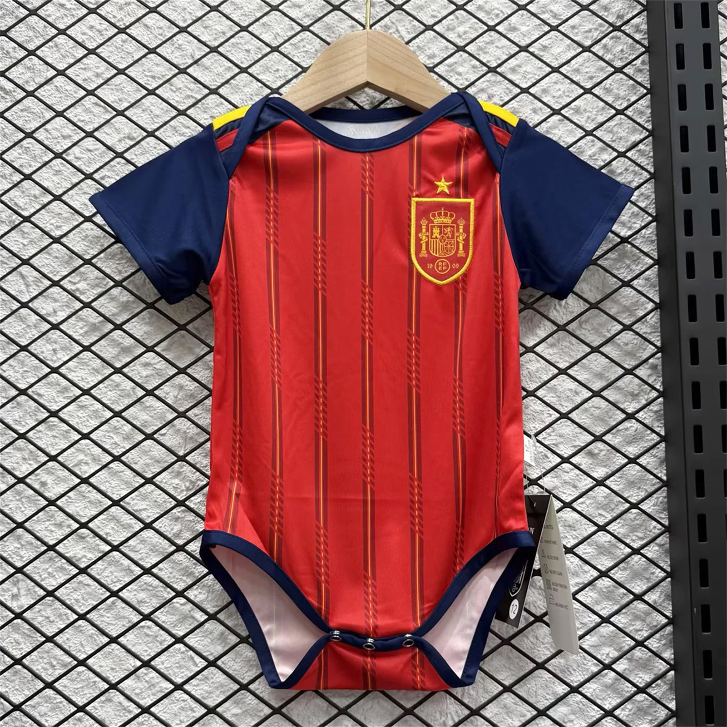 Unitedfootballkit.com | Spain 2026 Home Baby Crawling Suit -Customize Name, Number and Patch | Worldwide Shipping