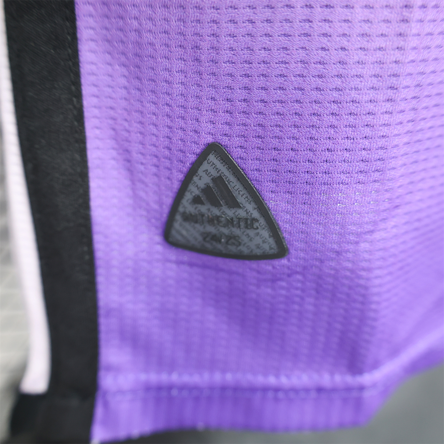 unitedfutballjersey-Algeria 25-26 White-purple Gradient Jersey with Black Chest Text - Player Version