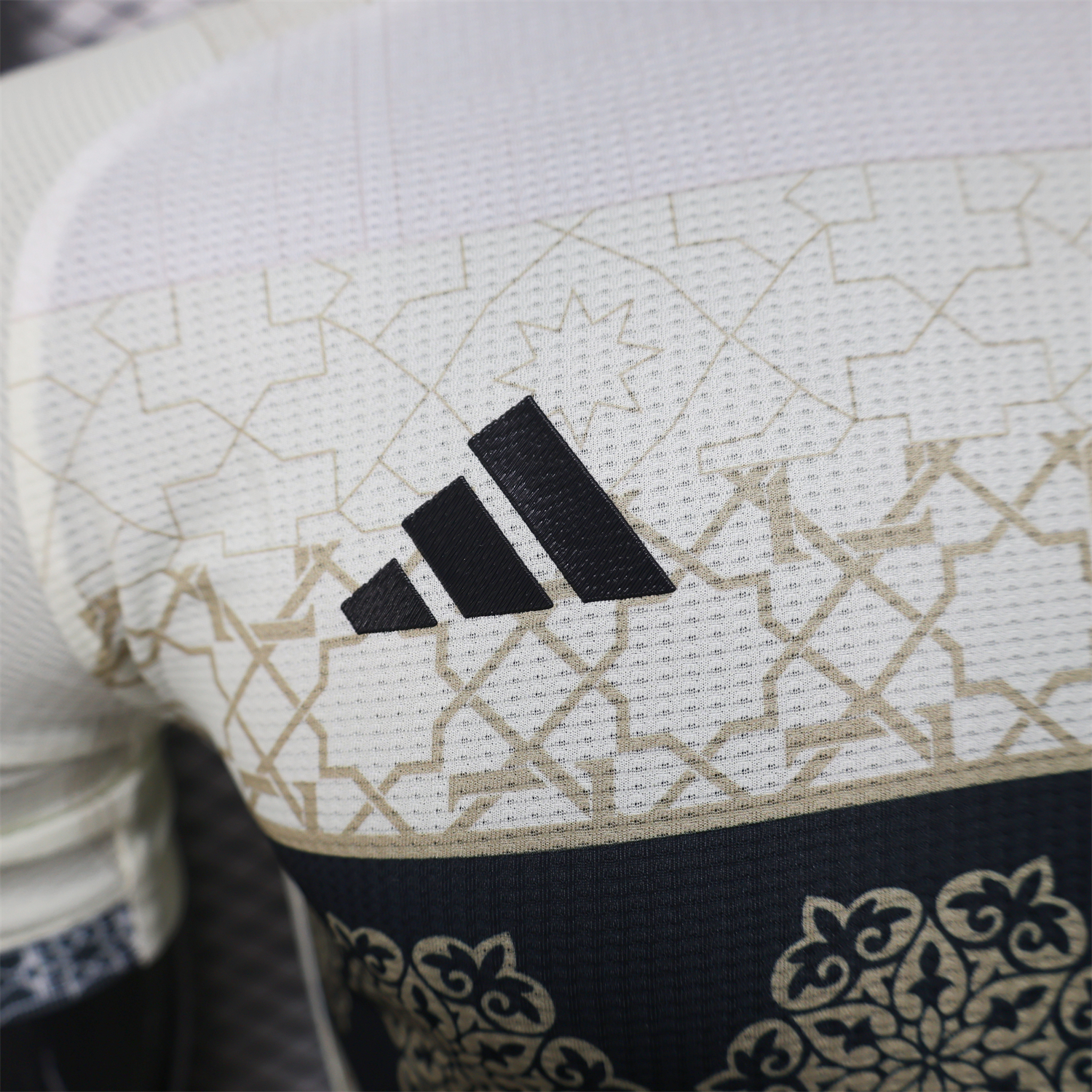 foot-Algeria 25-26 Light Yellow with Black Classical Pattern Jersey - Player Version