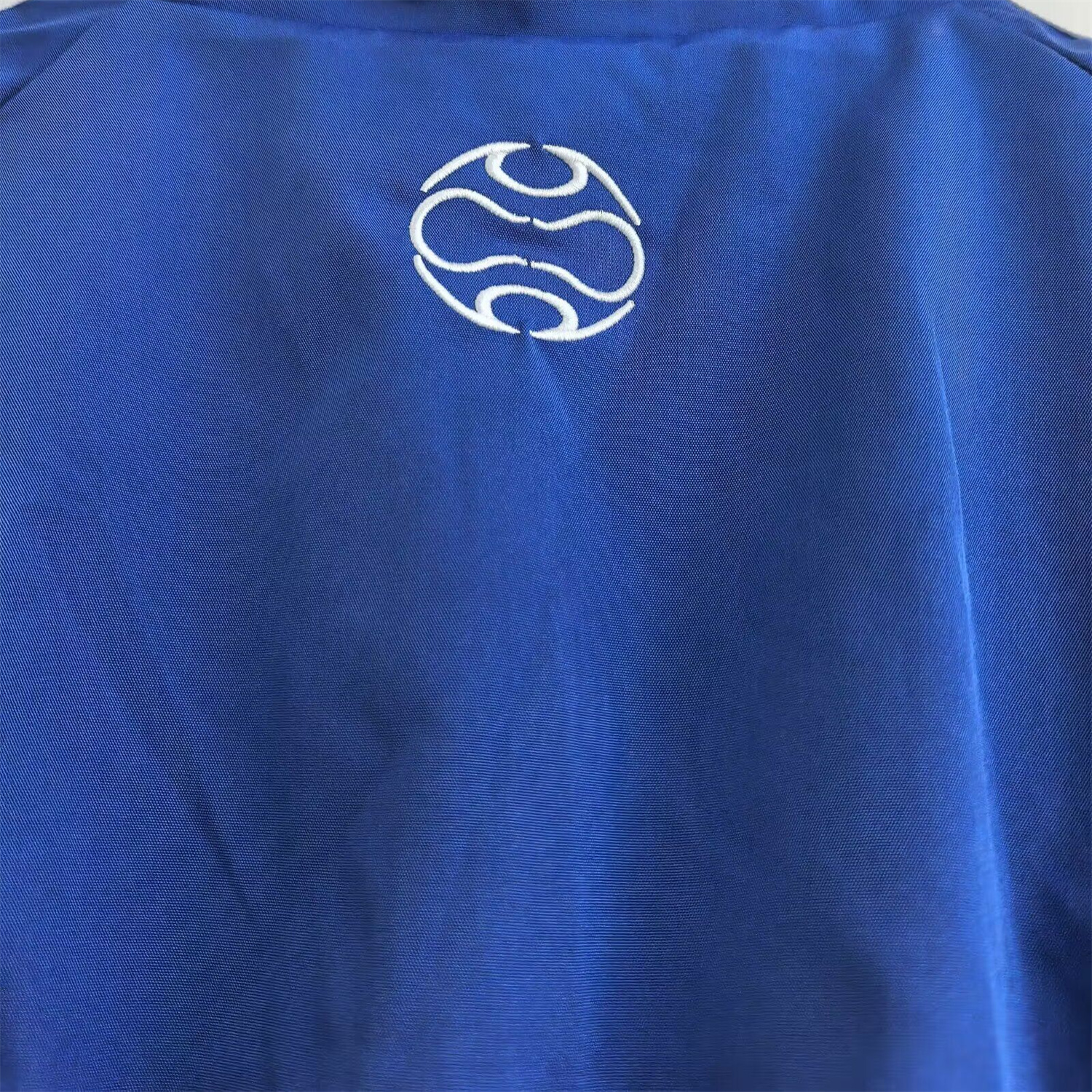 foot-Retro Greece 2006 Vintage Style Windbreaker - White & Black