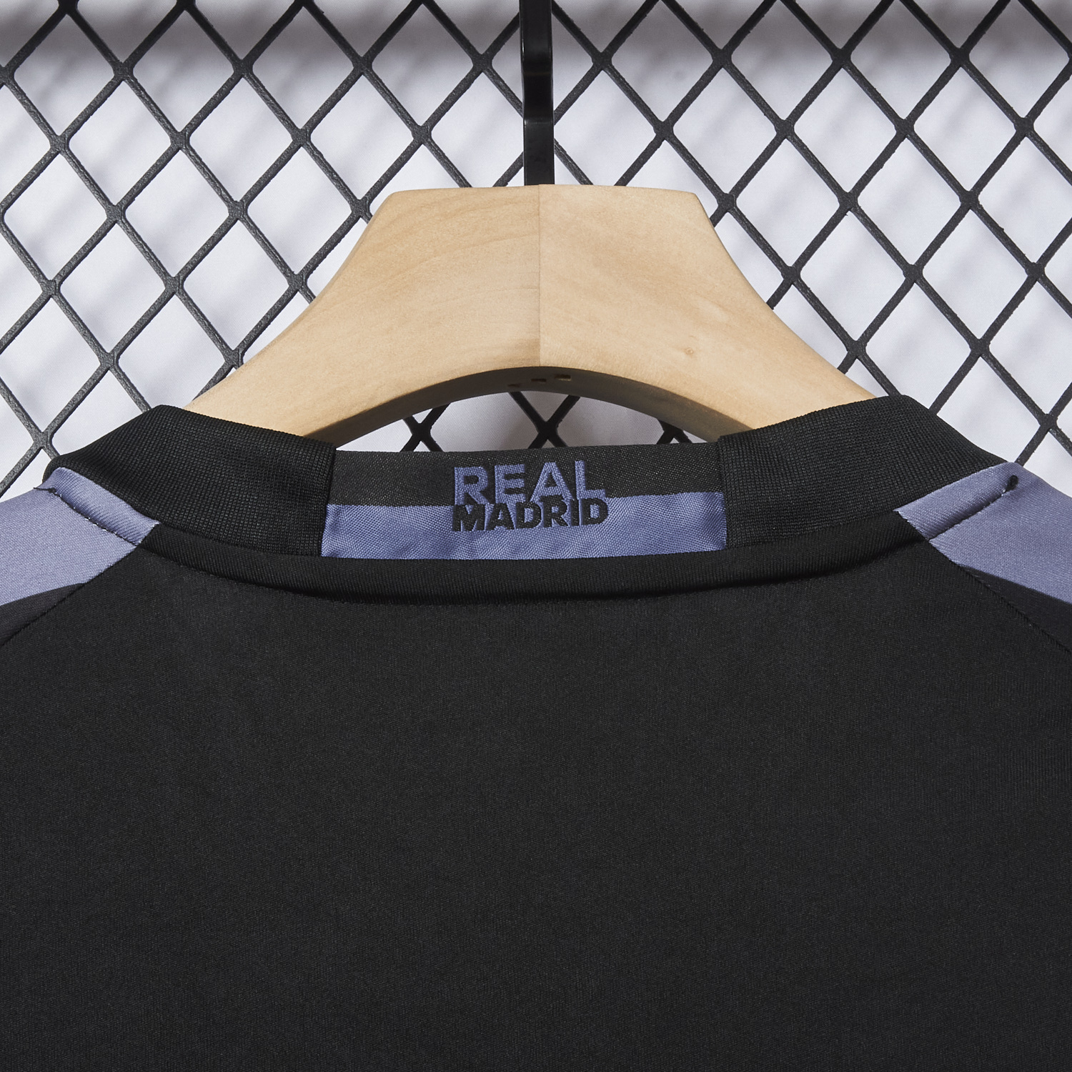 foot-Retro Real Madrid 16-17 Third Jersey