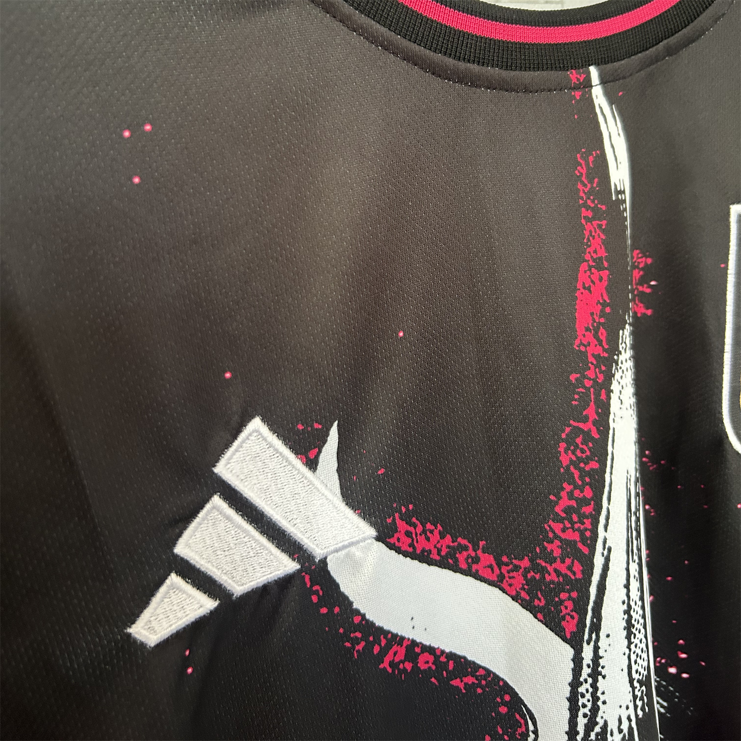 foot-Japan 25-26 Red Ghost Face Mask Black Special Jersey - Fans Version