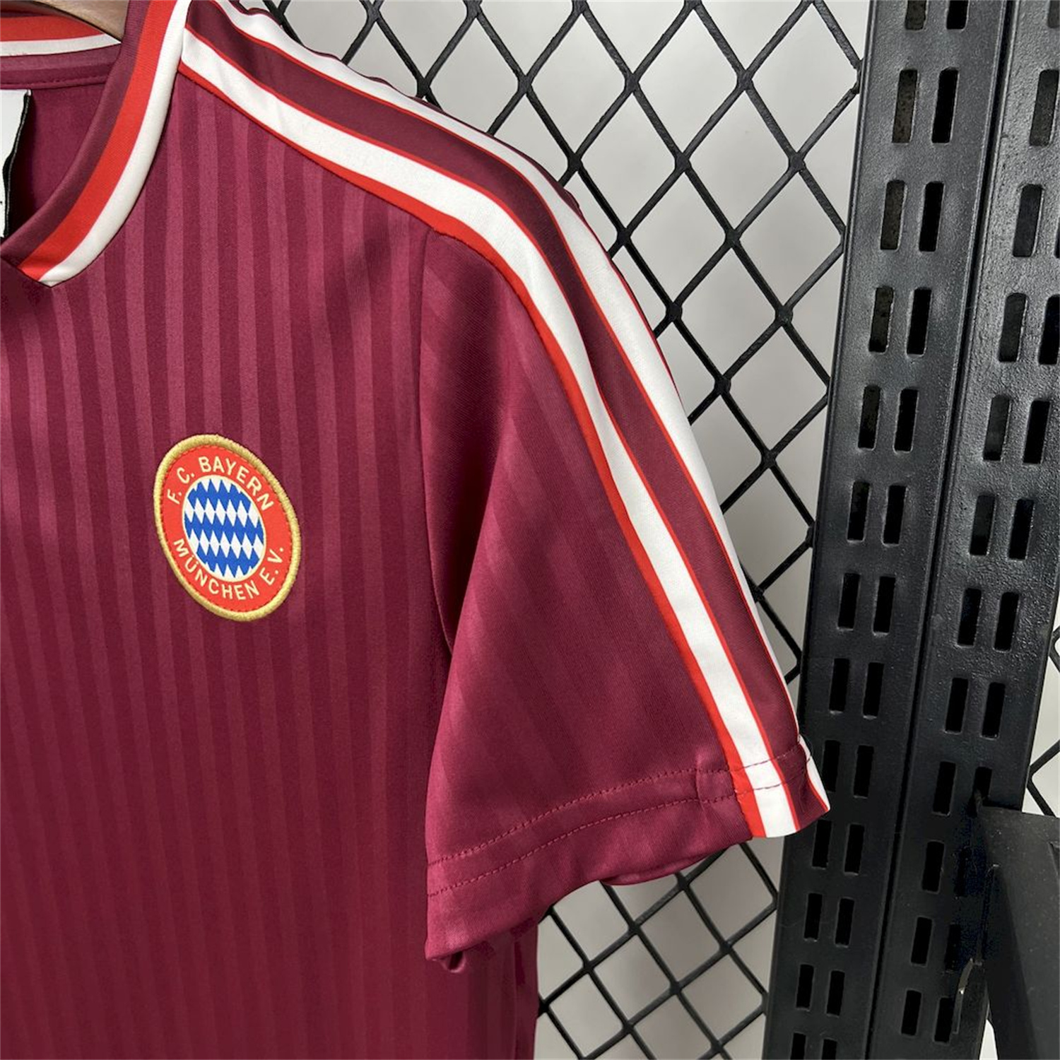 foot-Bayern Munich 24-25 Red Terrace Icon Retro Style Kids Kit