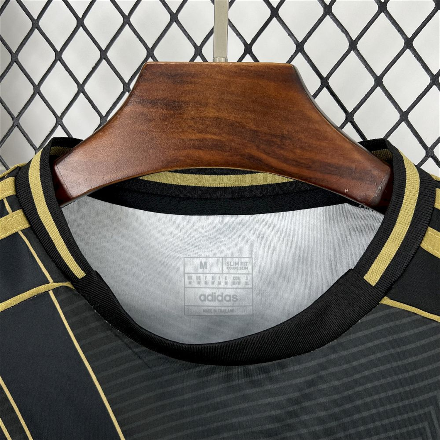 foot-Bayern Munich 25-26 Black Gold Special Edition Jersey - Fans Version