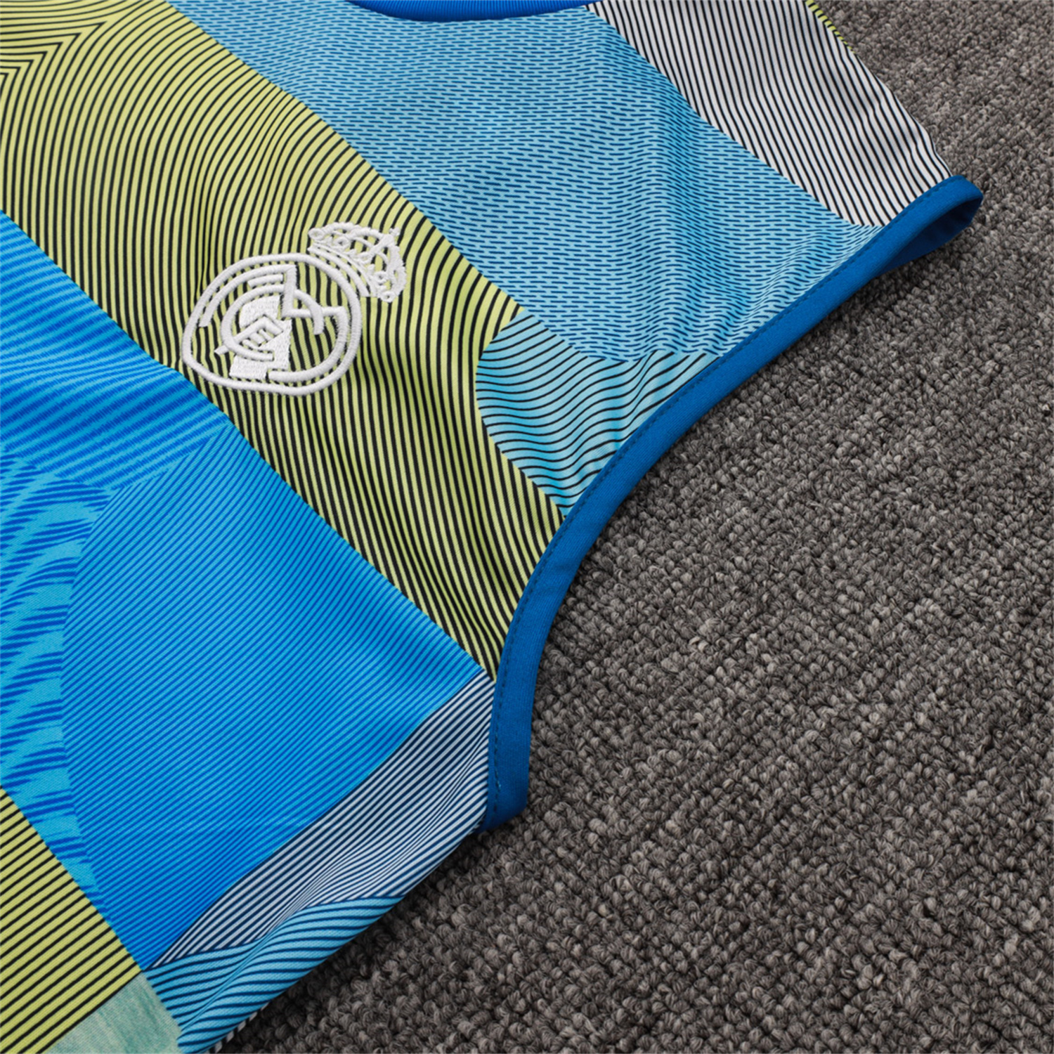 foot-Real Madrid 25-26 Vest Training Set - Blue-Gray Camouflage Vest and Black Shorts