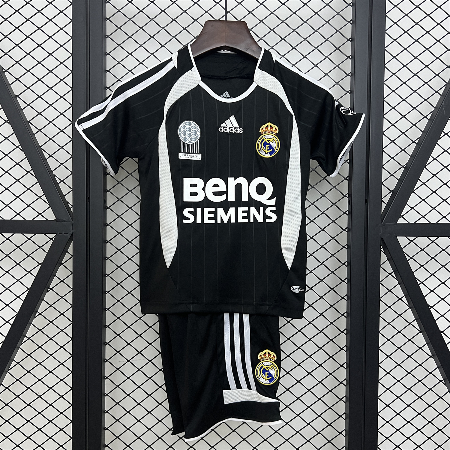 foot-Retro Real Madrid 2006-07 Away Kids Kit