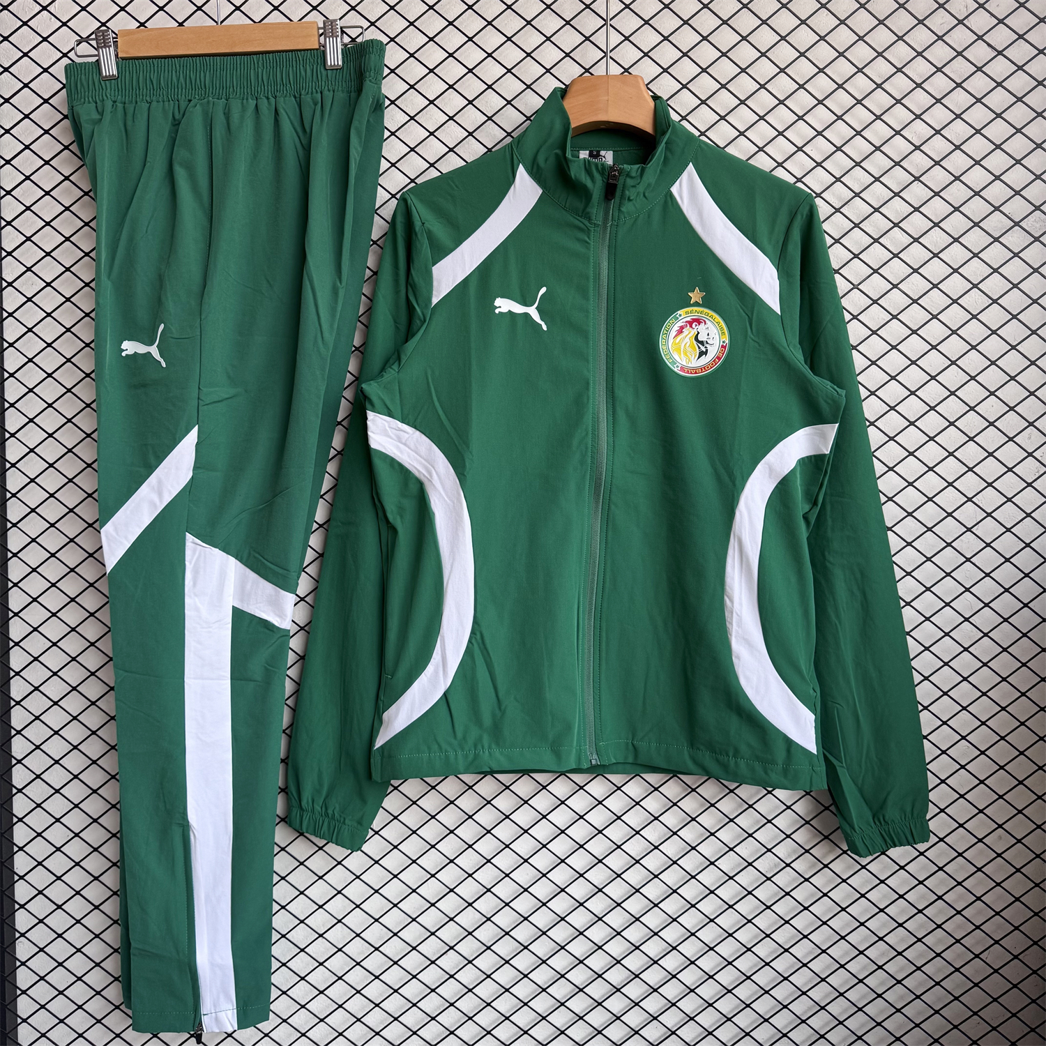 Unitedfootballkit.com | Senegal 2026 Windbreaker Training Set - Green Top and Pants -Customize Name, Number and Patch | Worldwide Shipping
